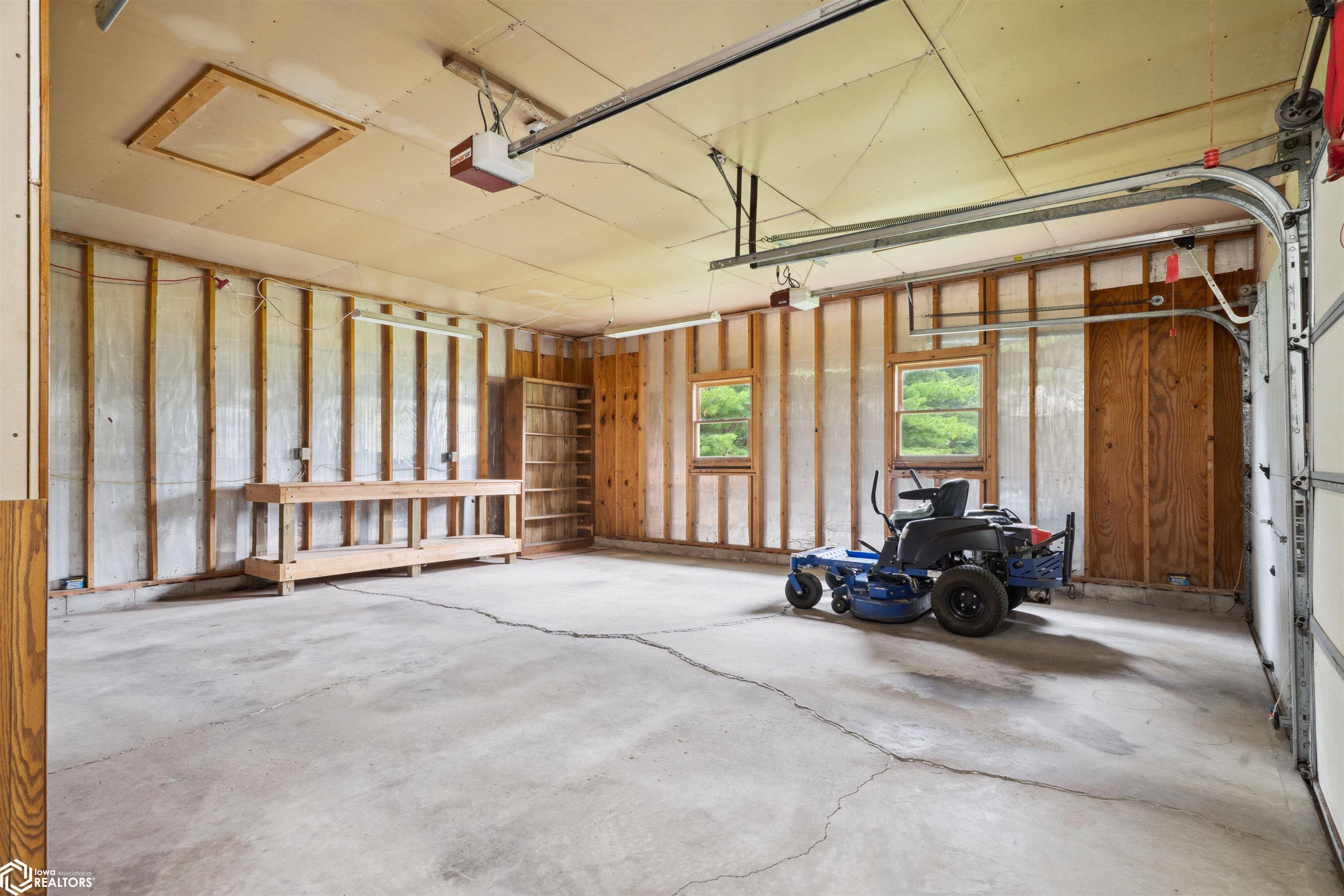 110 Kennedy St., New London, Iowa image 19
