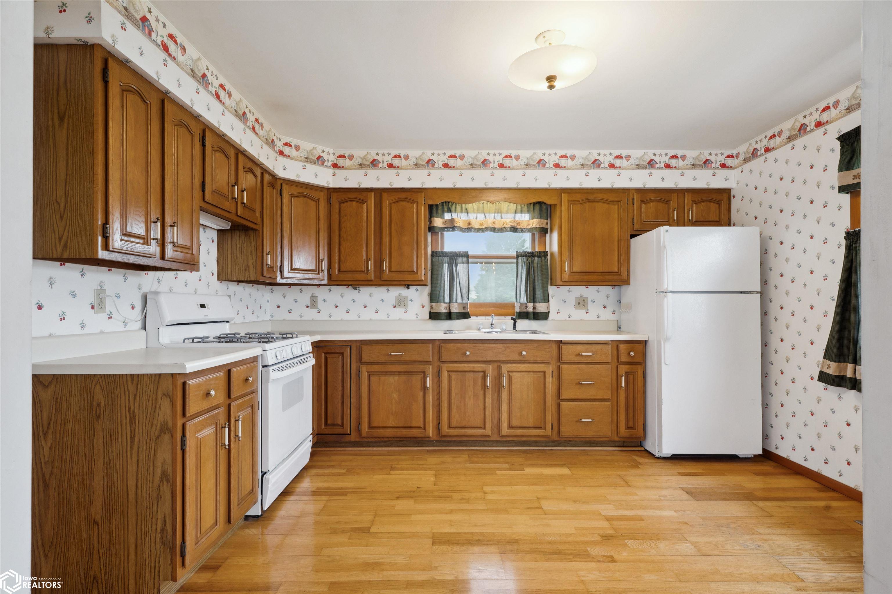 110 Kennedy St., New London, Iowa image 8
