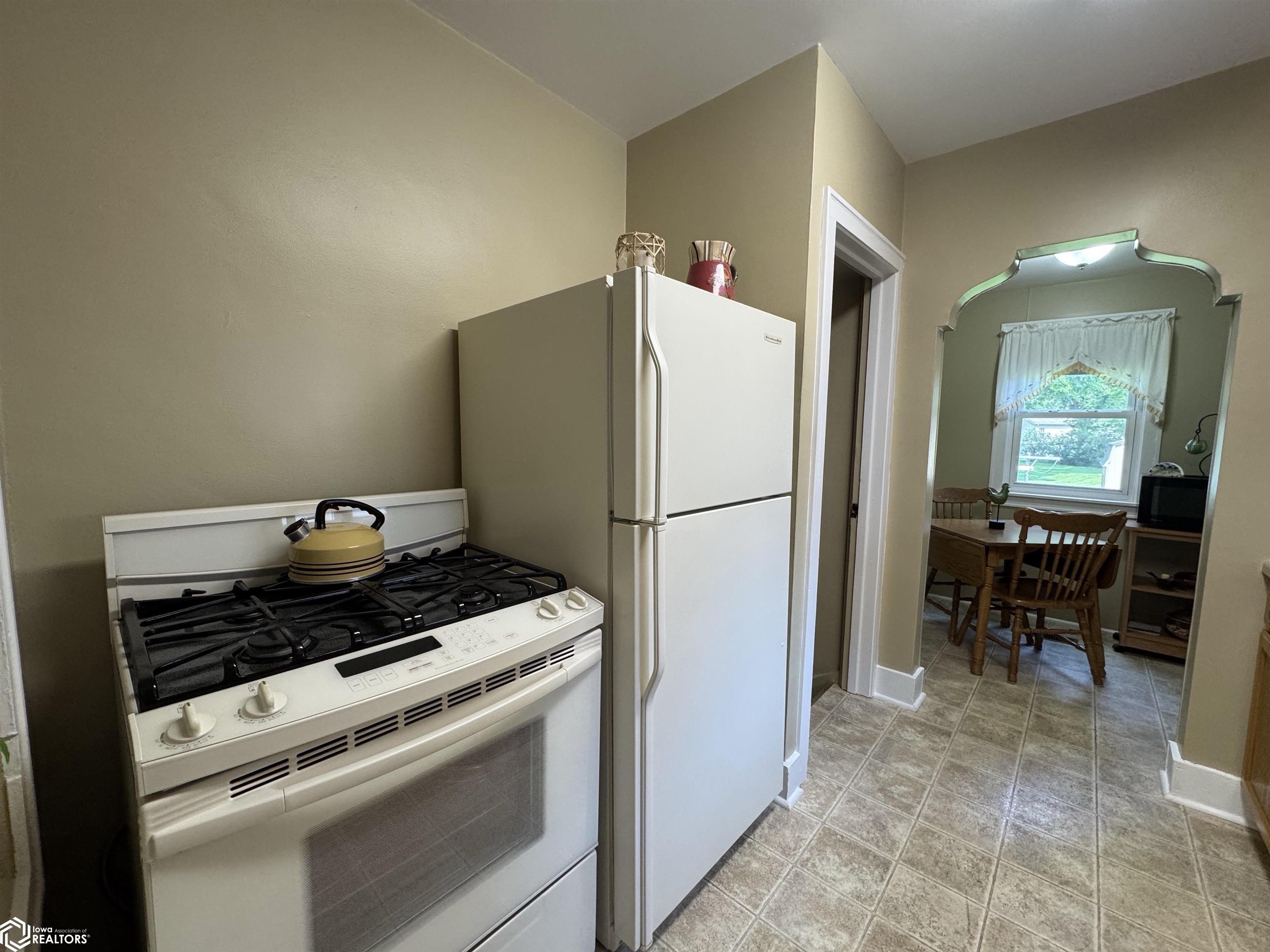 216 N 12th Street, Clear Lake, Iowa image 9