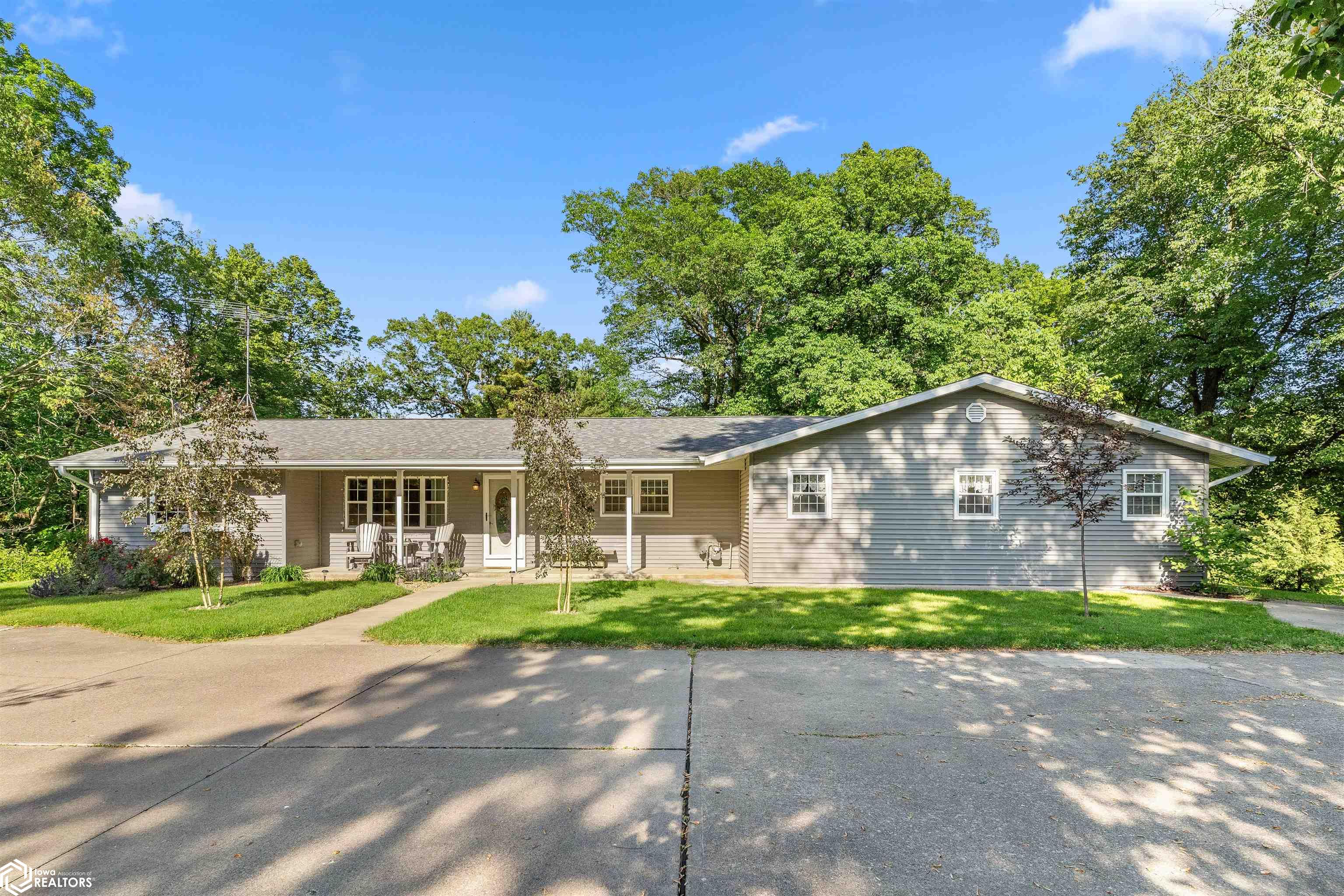 12134 Sylvan Heights Road, Burlington, Iowa image 1
