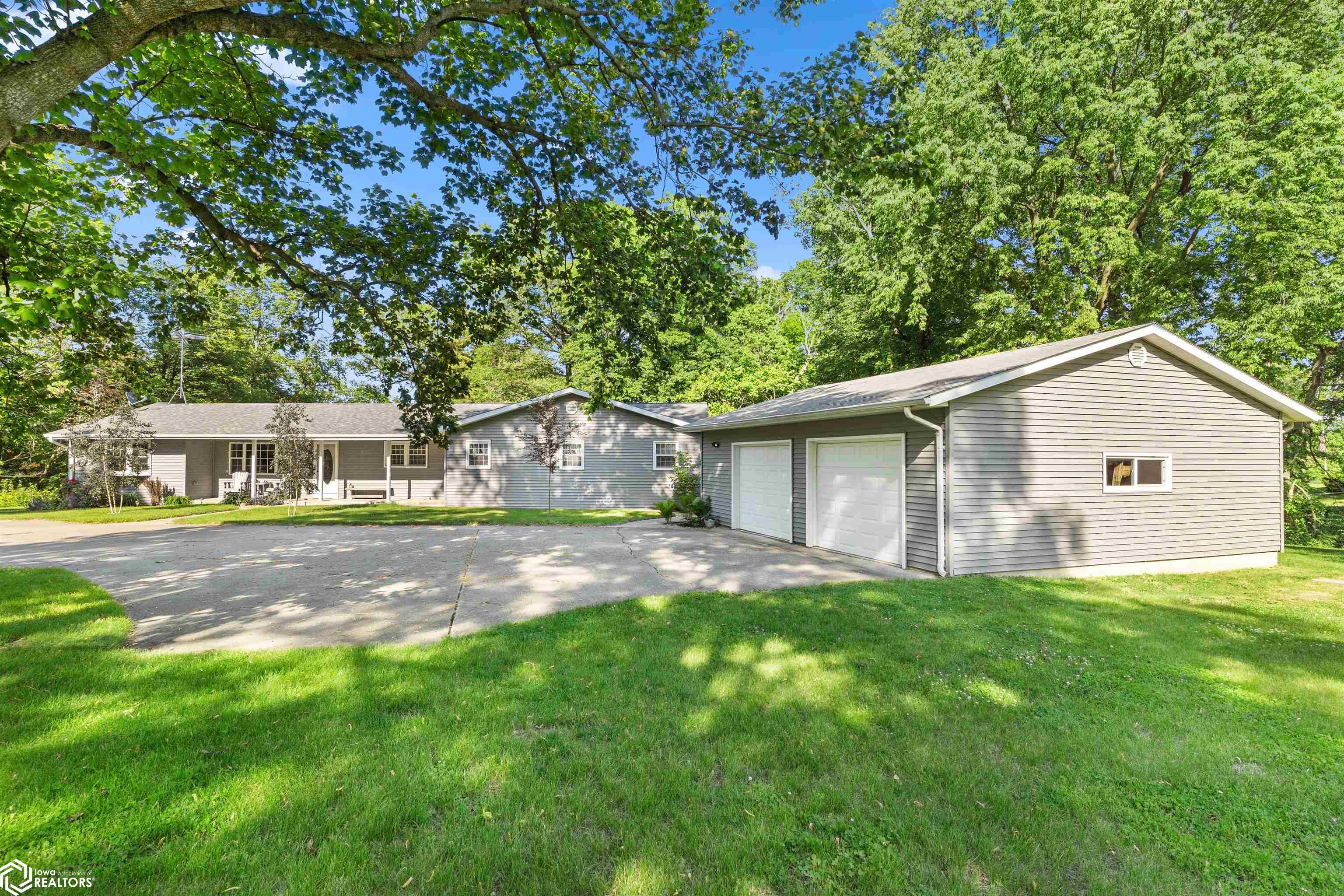 12134 Sylvan Heights Road, Burlington, Iowa image 3