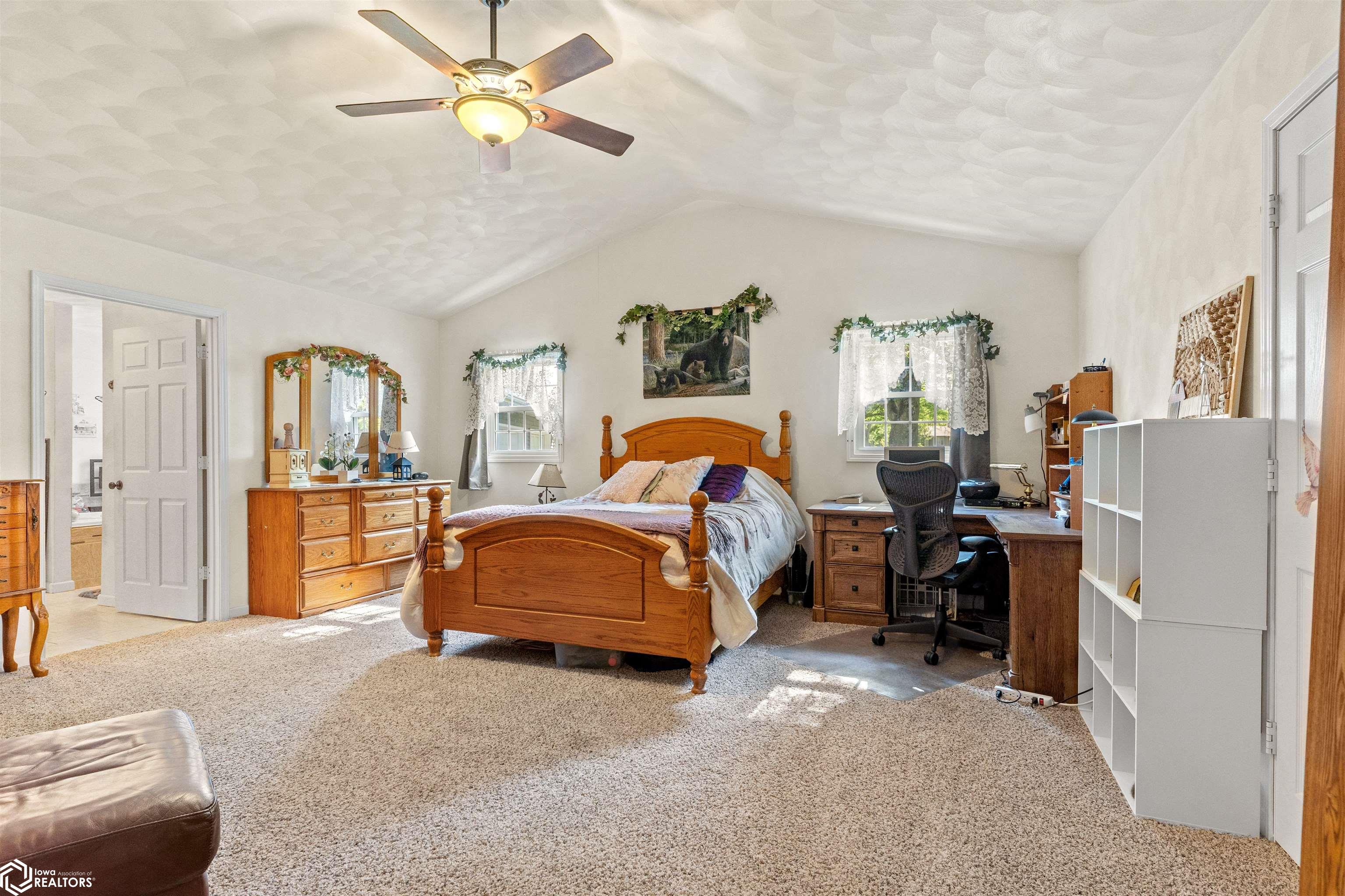 12134 Sylvan Heights Road, Burlington, Iowa image 21