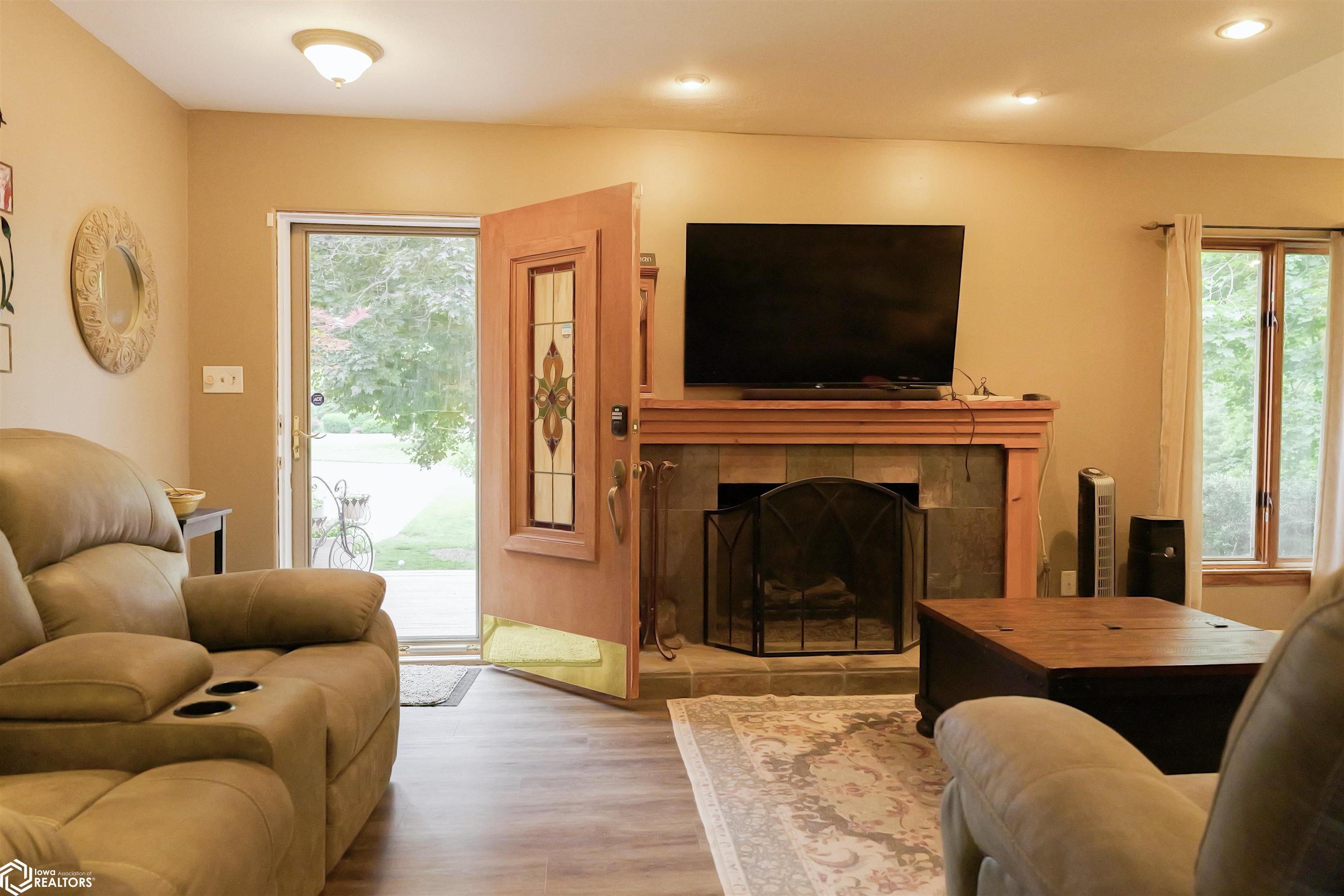 6 Edgewood Place, Burlington, Iowa image 13