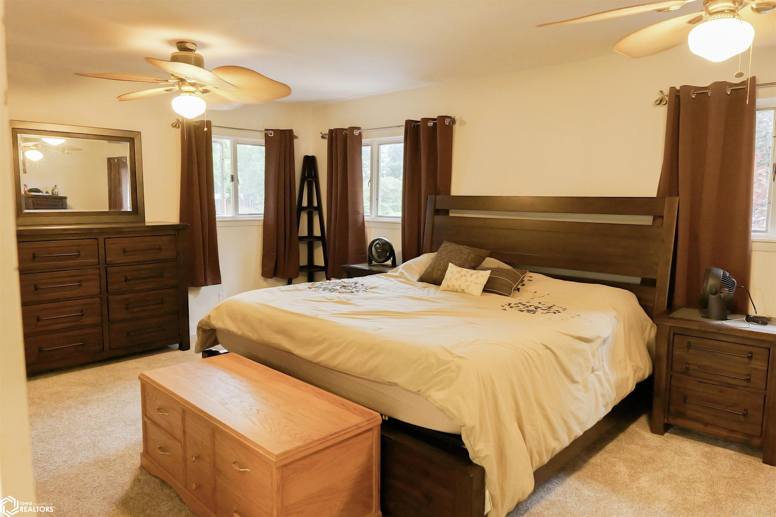 6 Edgewood Place, Burlington, Iowa image 23