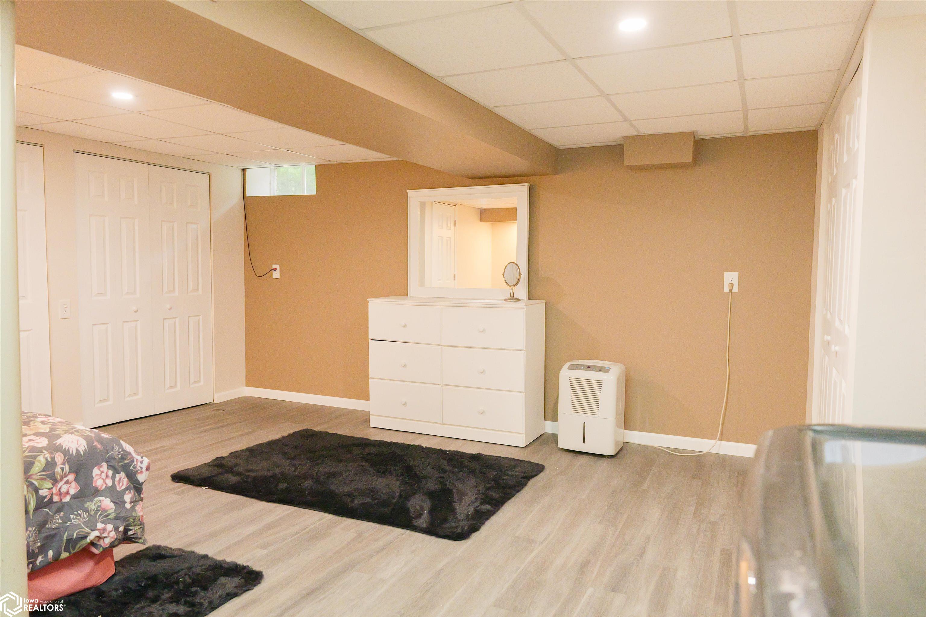 6 Edgewood Place, Burlington, Iowa image 41