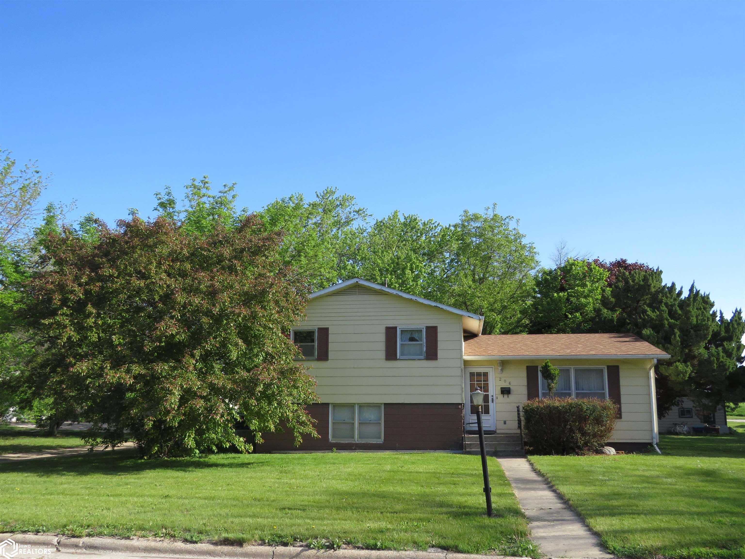 206 Beneke Street, Pocahontas, Iowa image 2