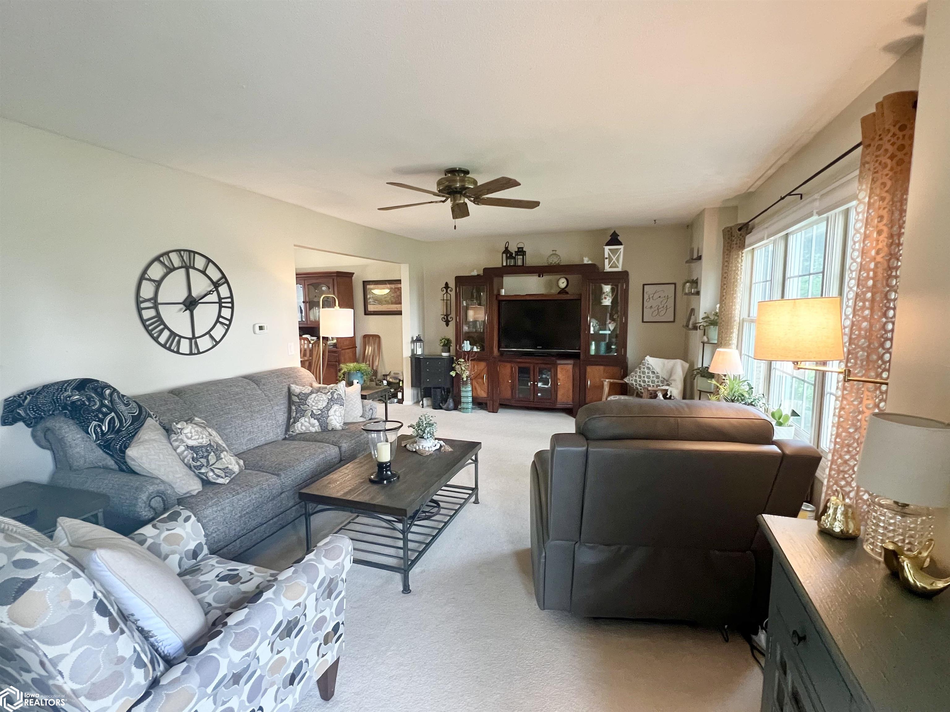 313 E 29th Street, Newton, Iowa image 2