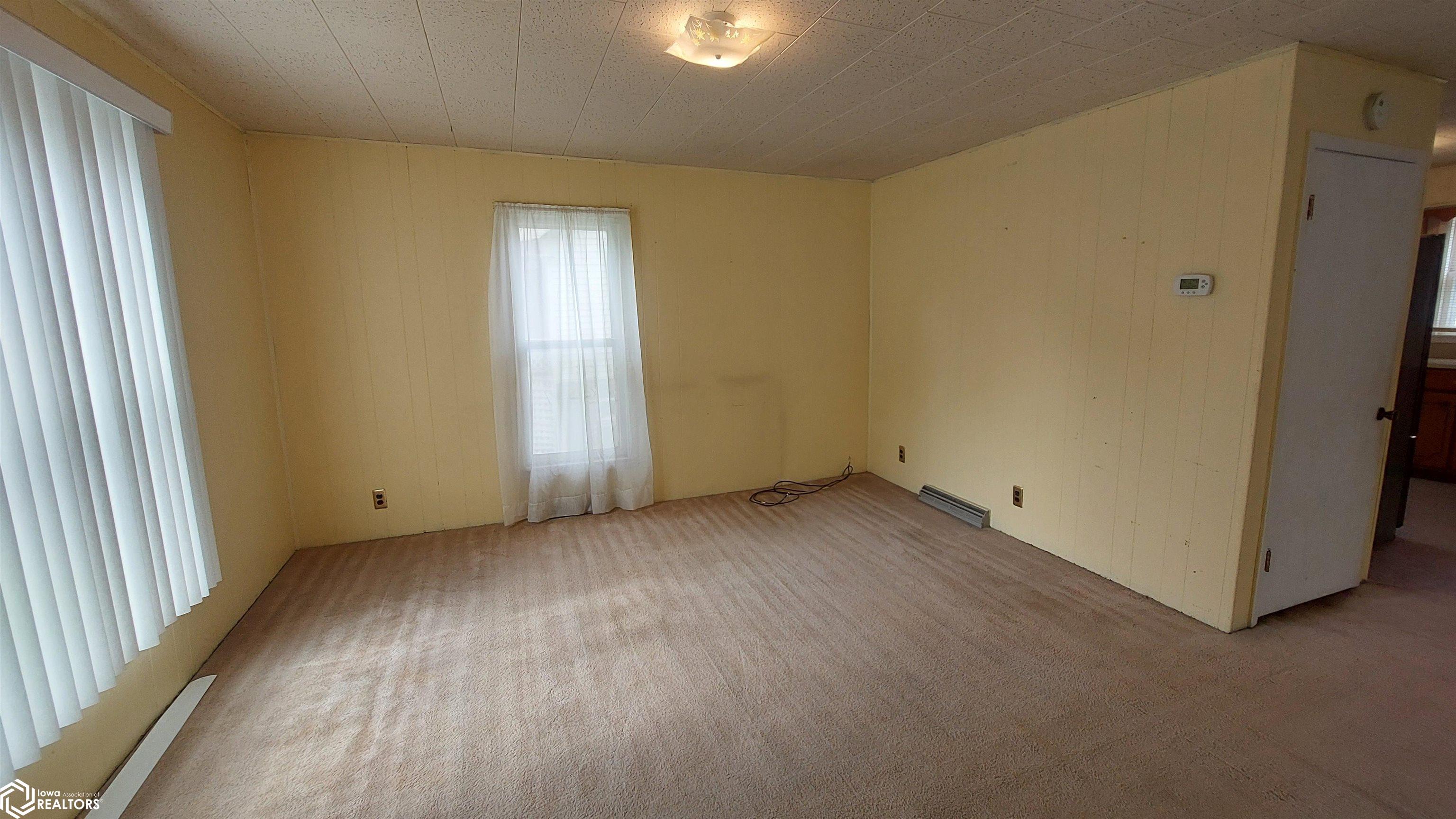900 Boundary Street, Red Oak, Iowa image 2