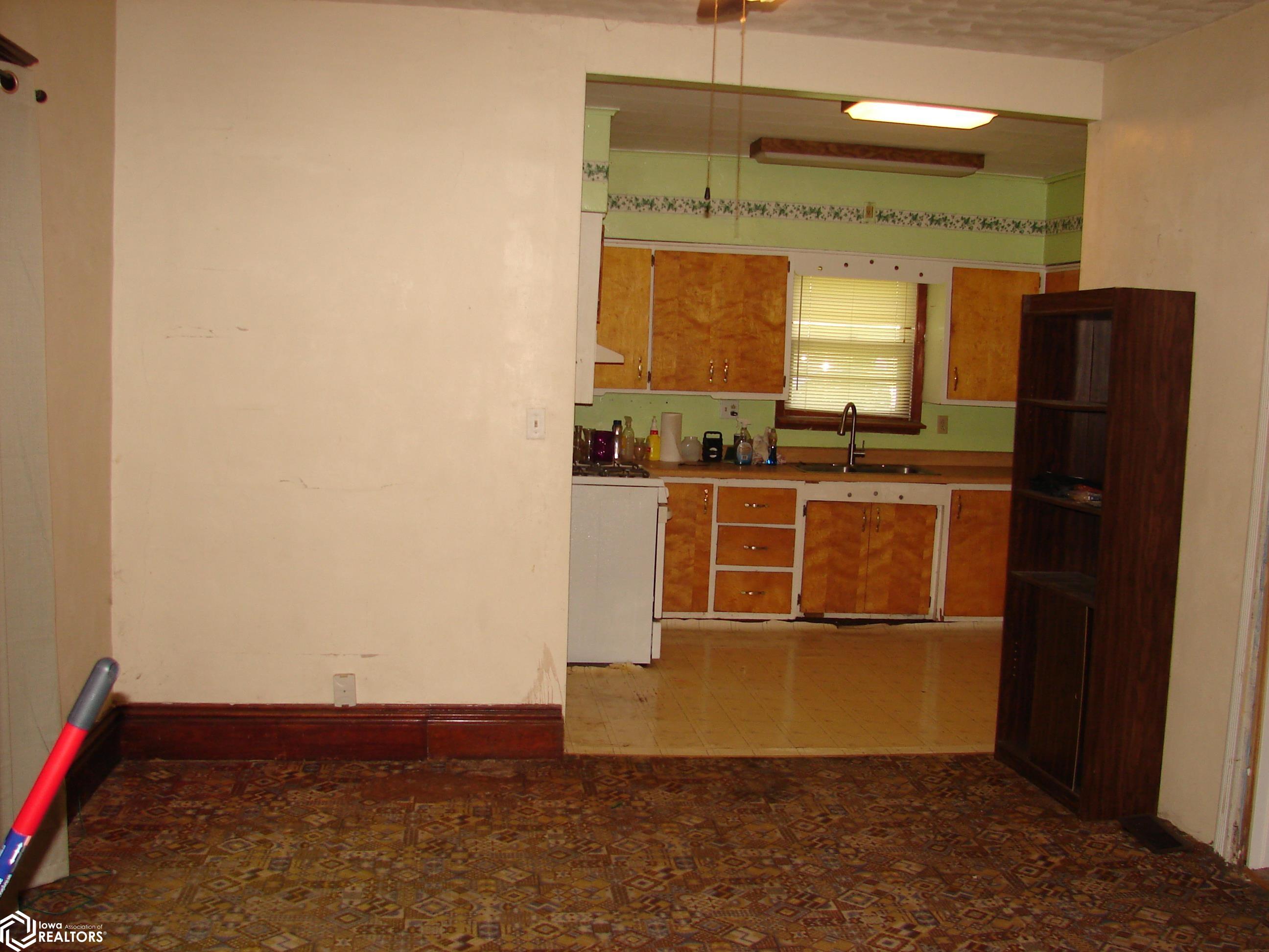 305 W Warren St., Mount Pleasant, Iowa image 11