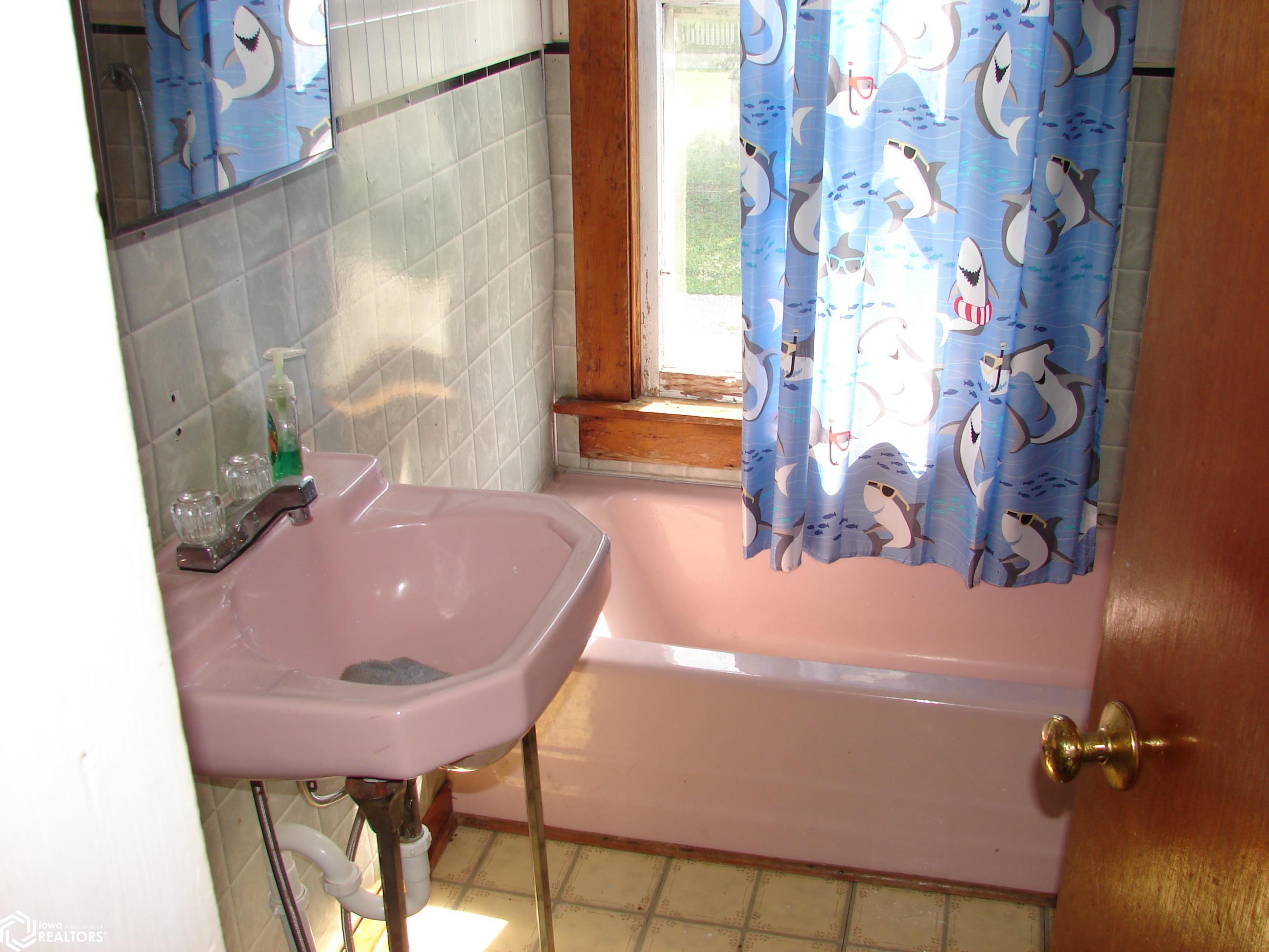 305 W Warren St., Mount Pleasant, Iowa image 18