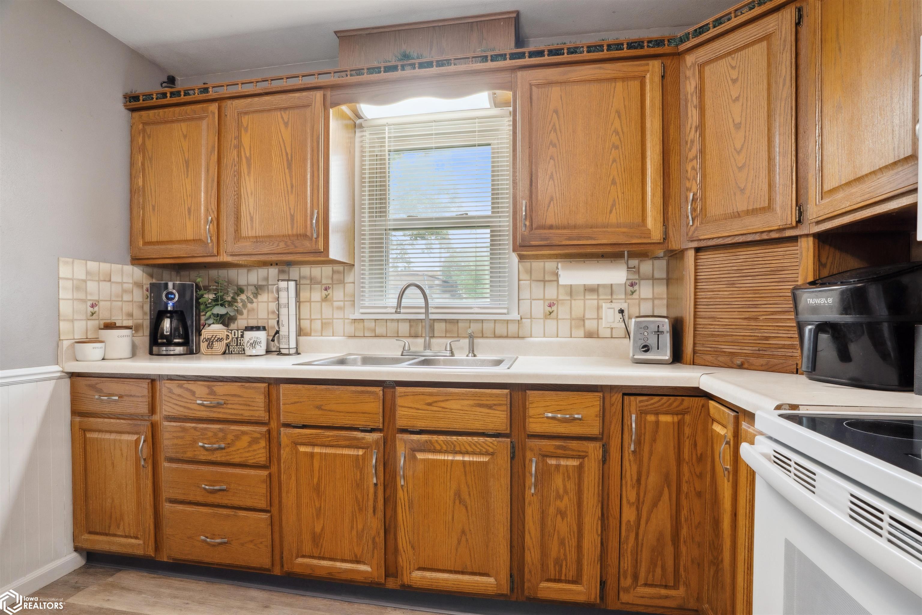 707 E Madison Street, Mount Pleasant, Iowa image 15