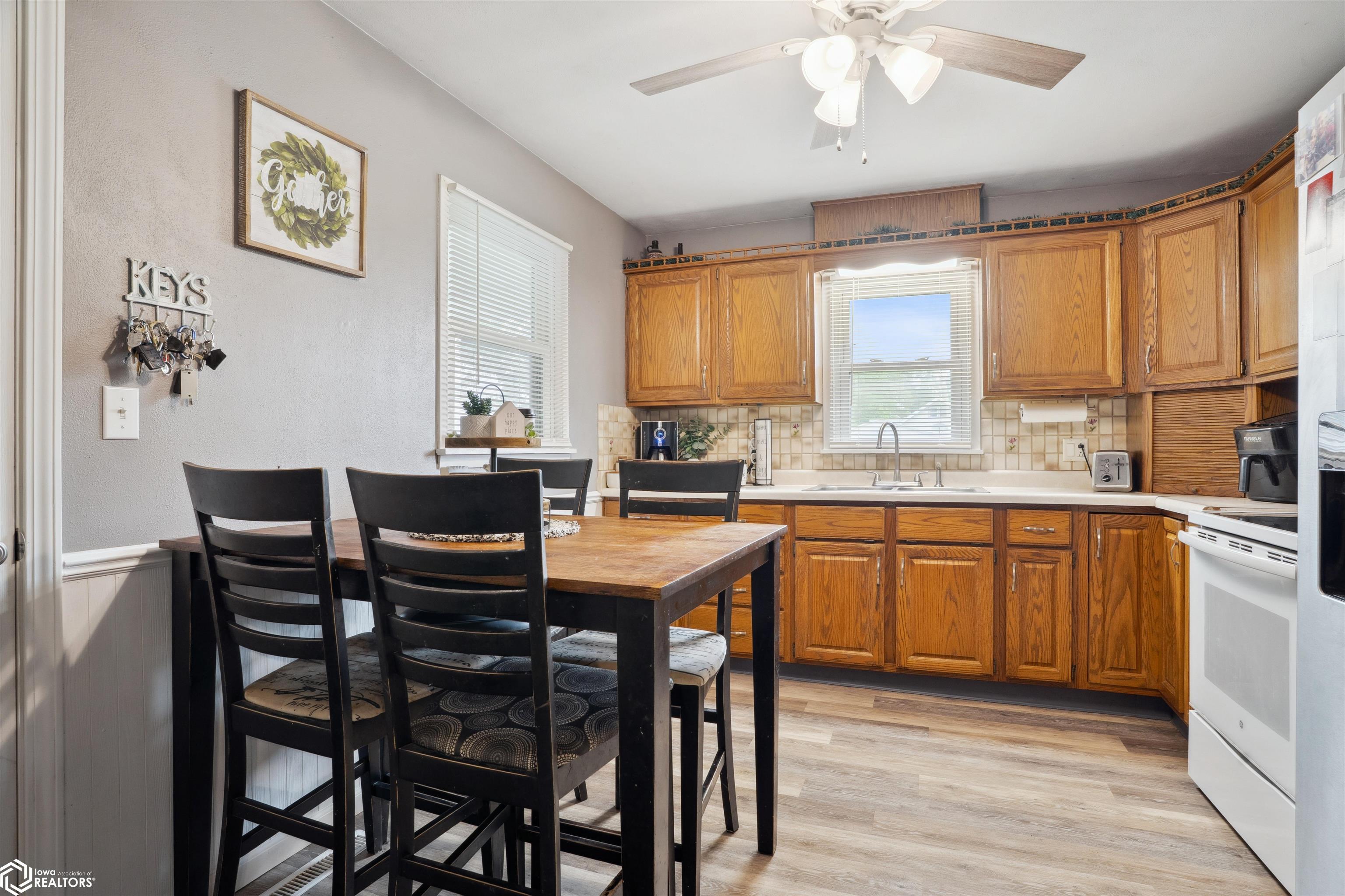 707 E Madison Street, Mount Pleasant, Iowa image 4