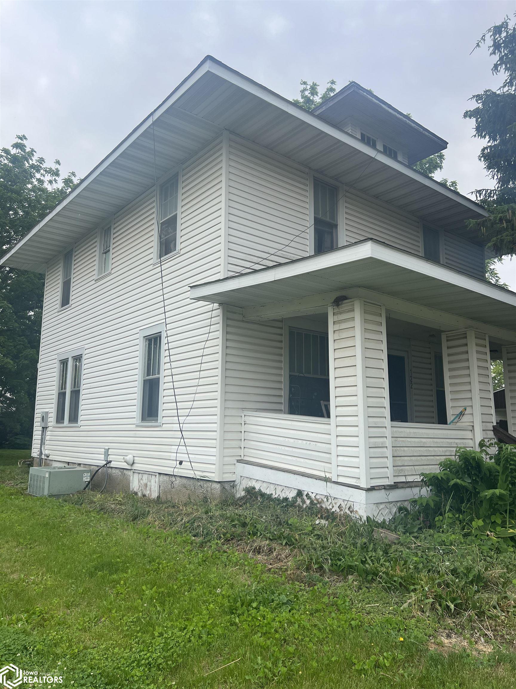 122 W 4th Street, Wellsburg, Iowa image 2