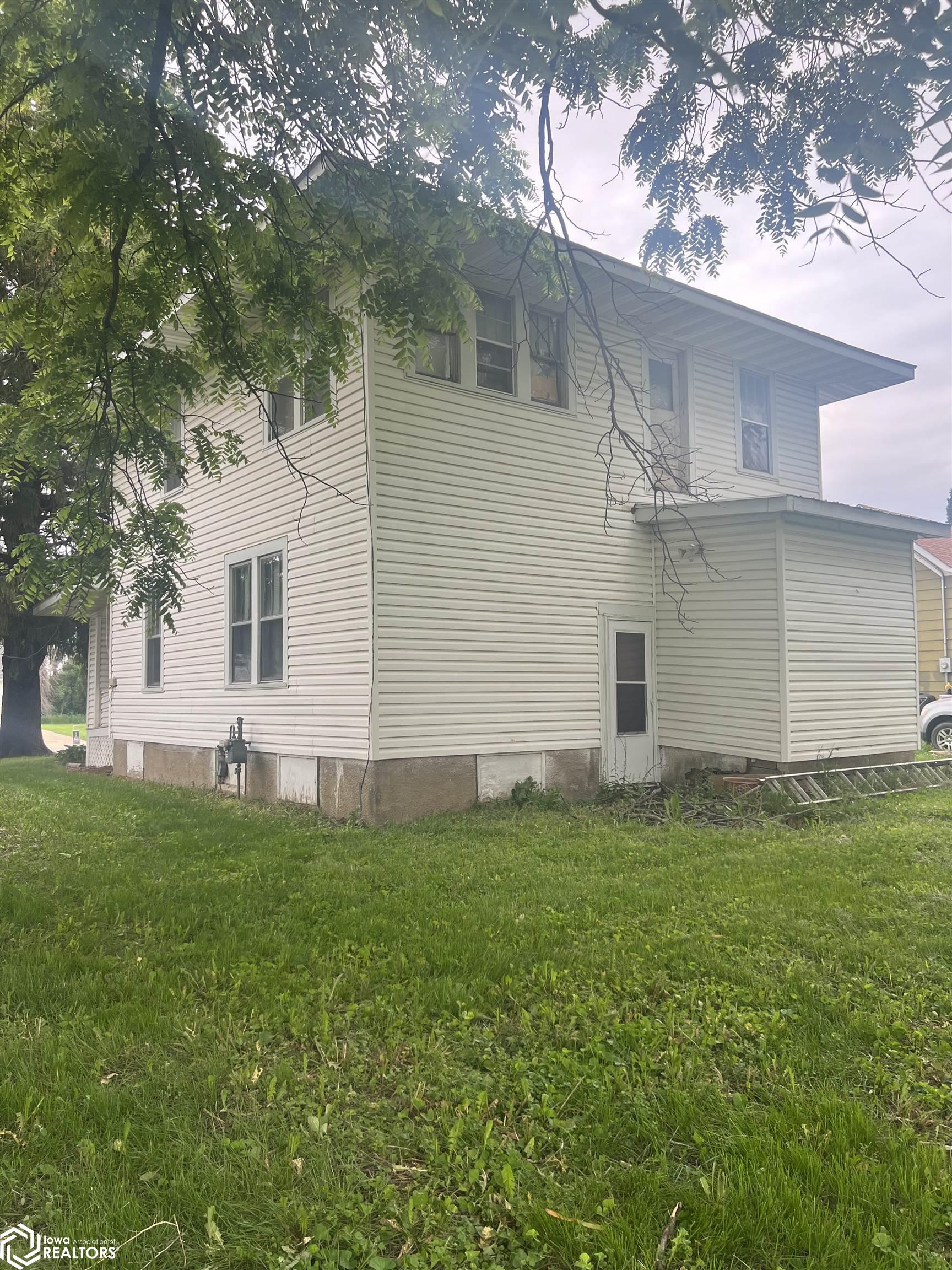 122 W 4th Street, Wellsburg, Iowa image 3