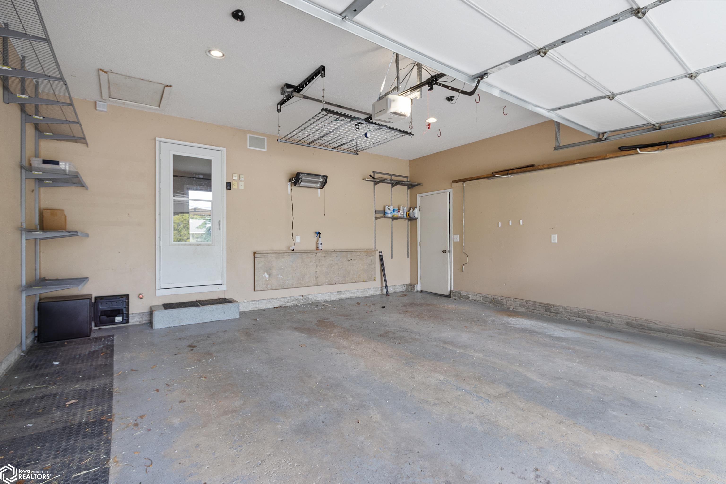900 Knollwood Lane, Mason City, Iowa image 12