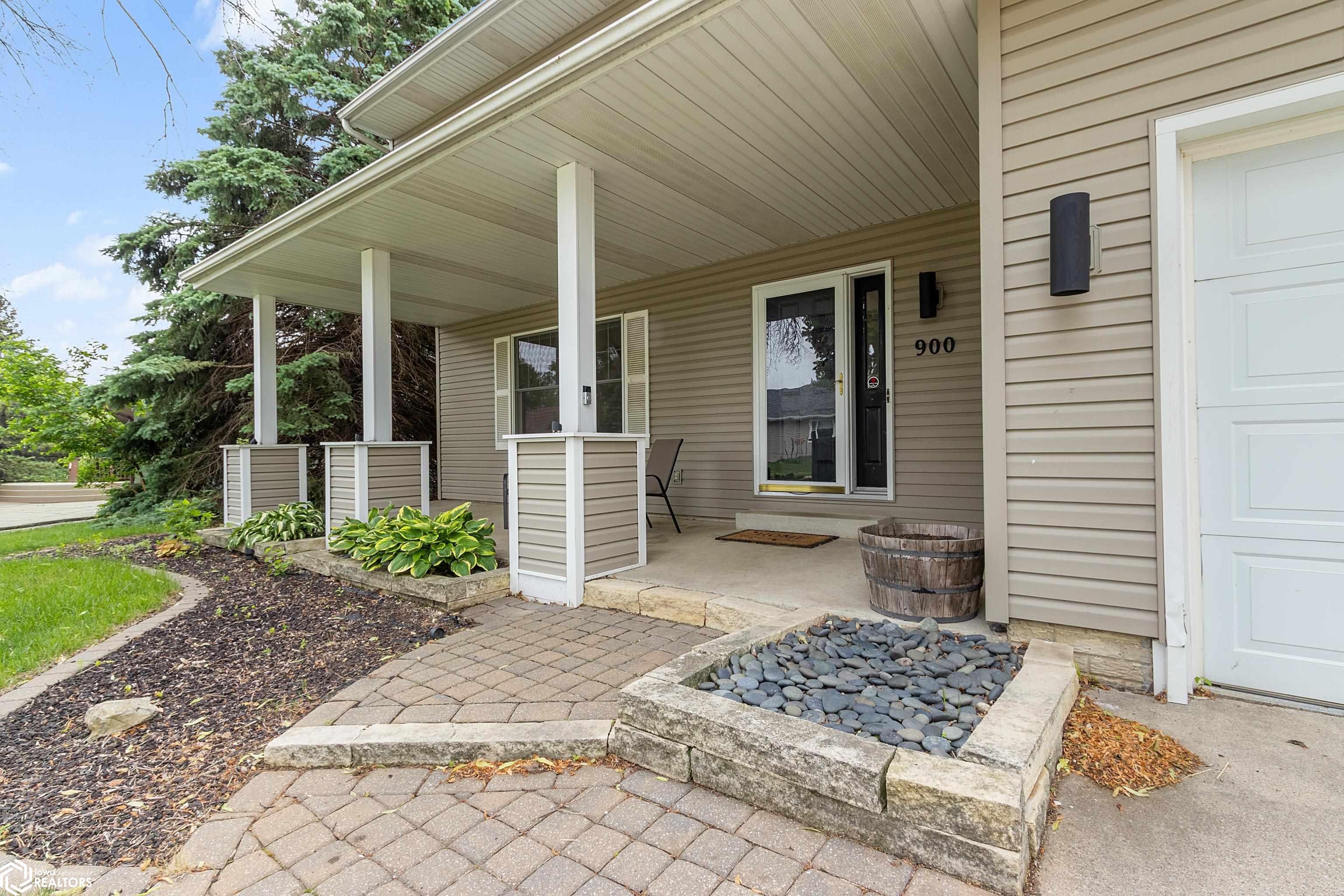 900 Knollwood Lane, Mason City, Iowa image 3