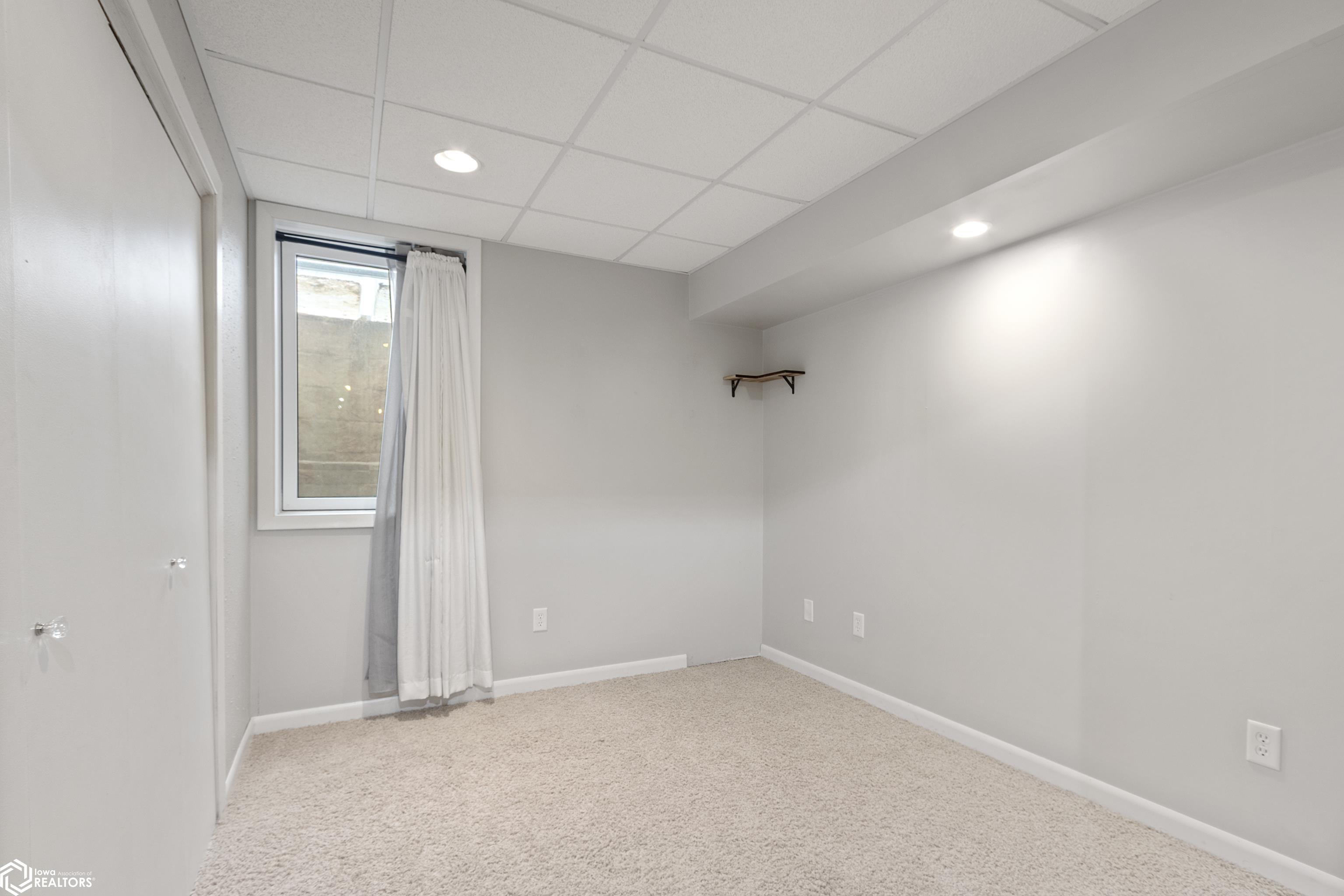 900 Knollwood Lane, Mason City, Iowa image 25
