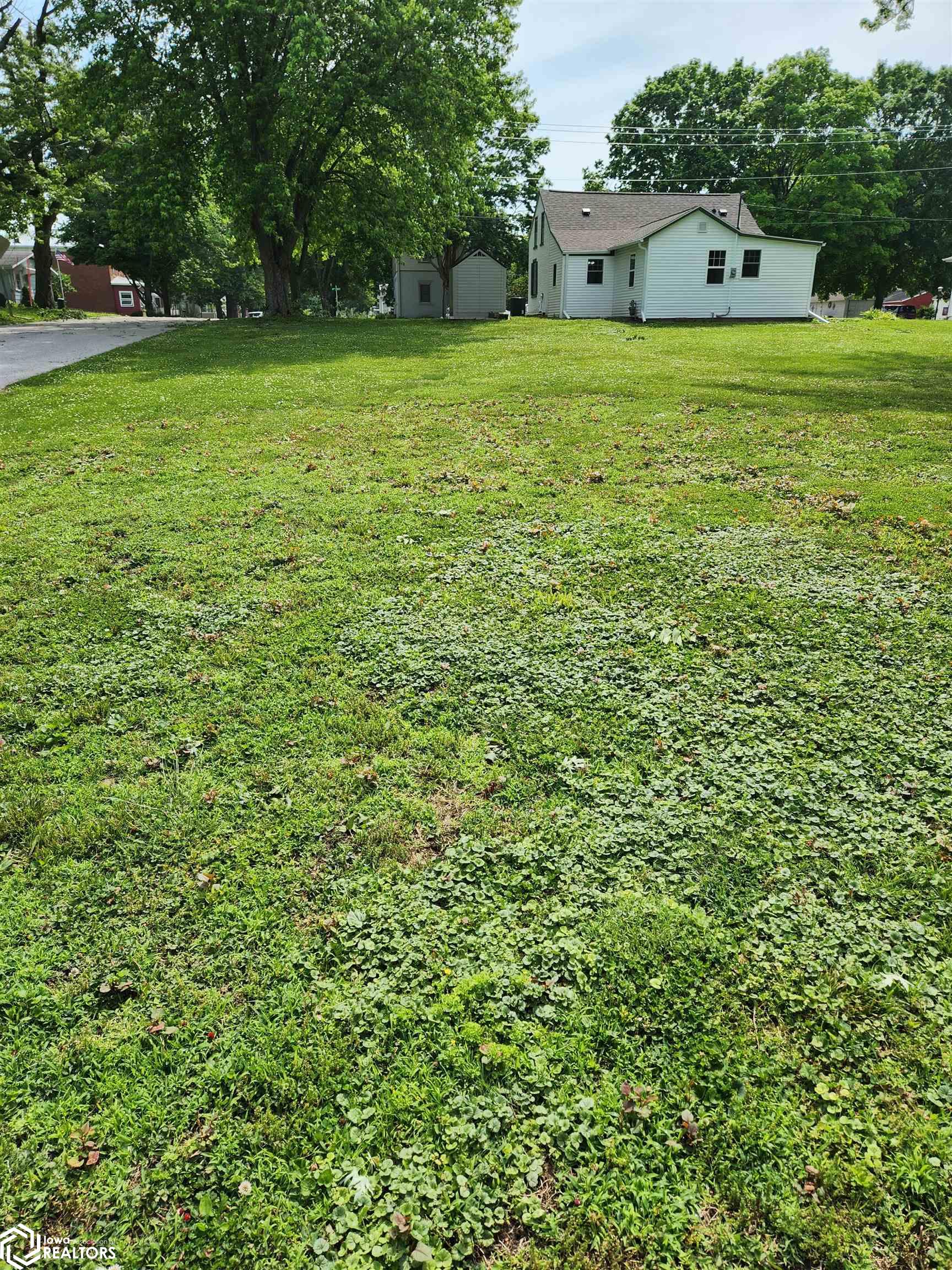 303 16th Street, Fort Madison, Iowa image 3