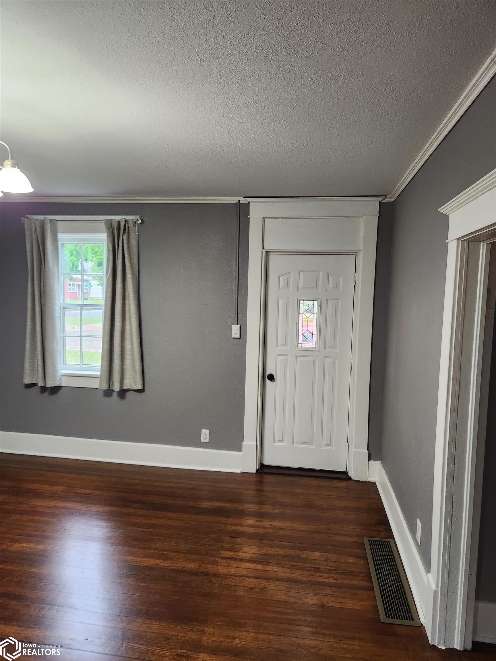 303 16th Street, Fort Madison, Iowa image 4