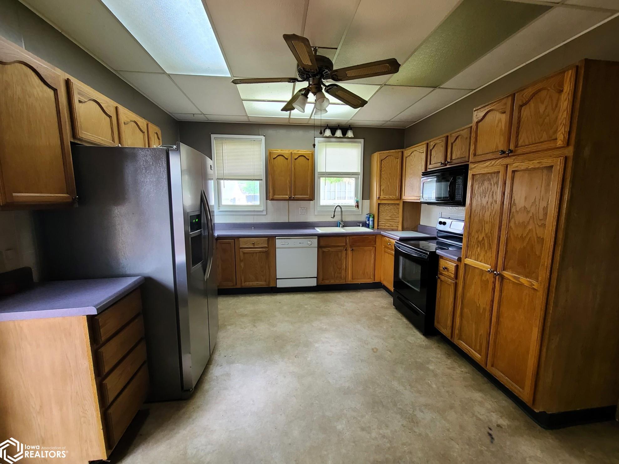 416 N B Street, Oskaloosa, Iowa image 11