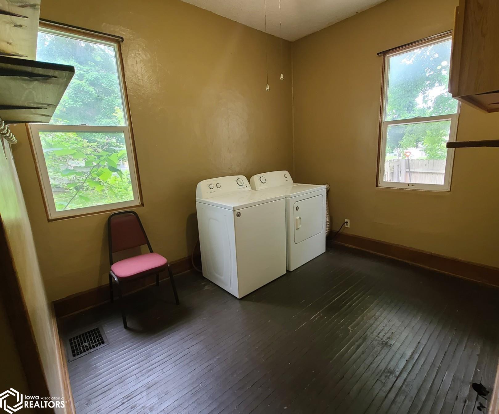416 N B Street, Oskaloosa, Iowa image 18