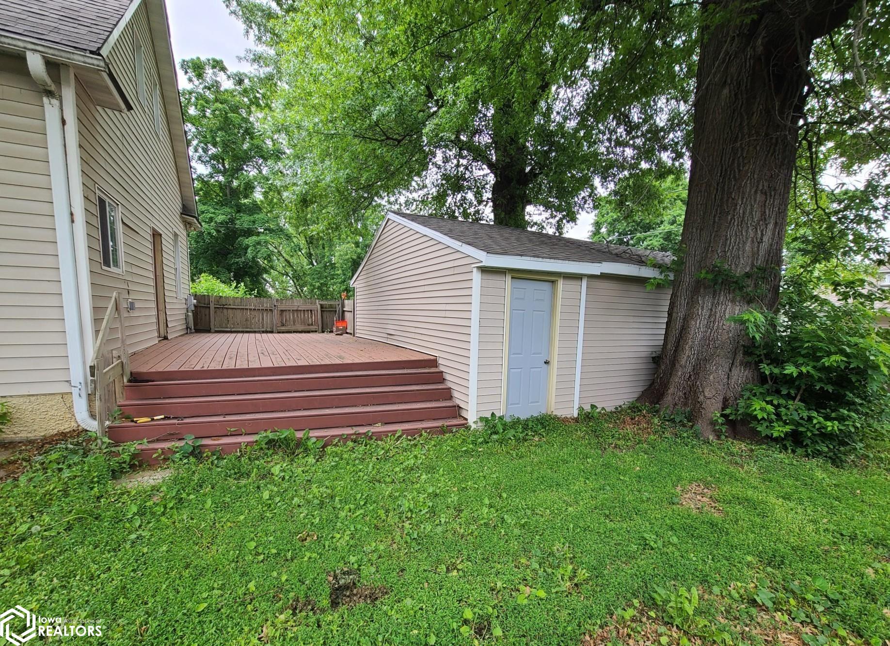 416 N B Street, Oskaloosa, Iowa image 32