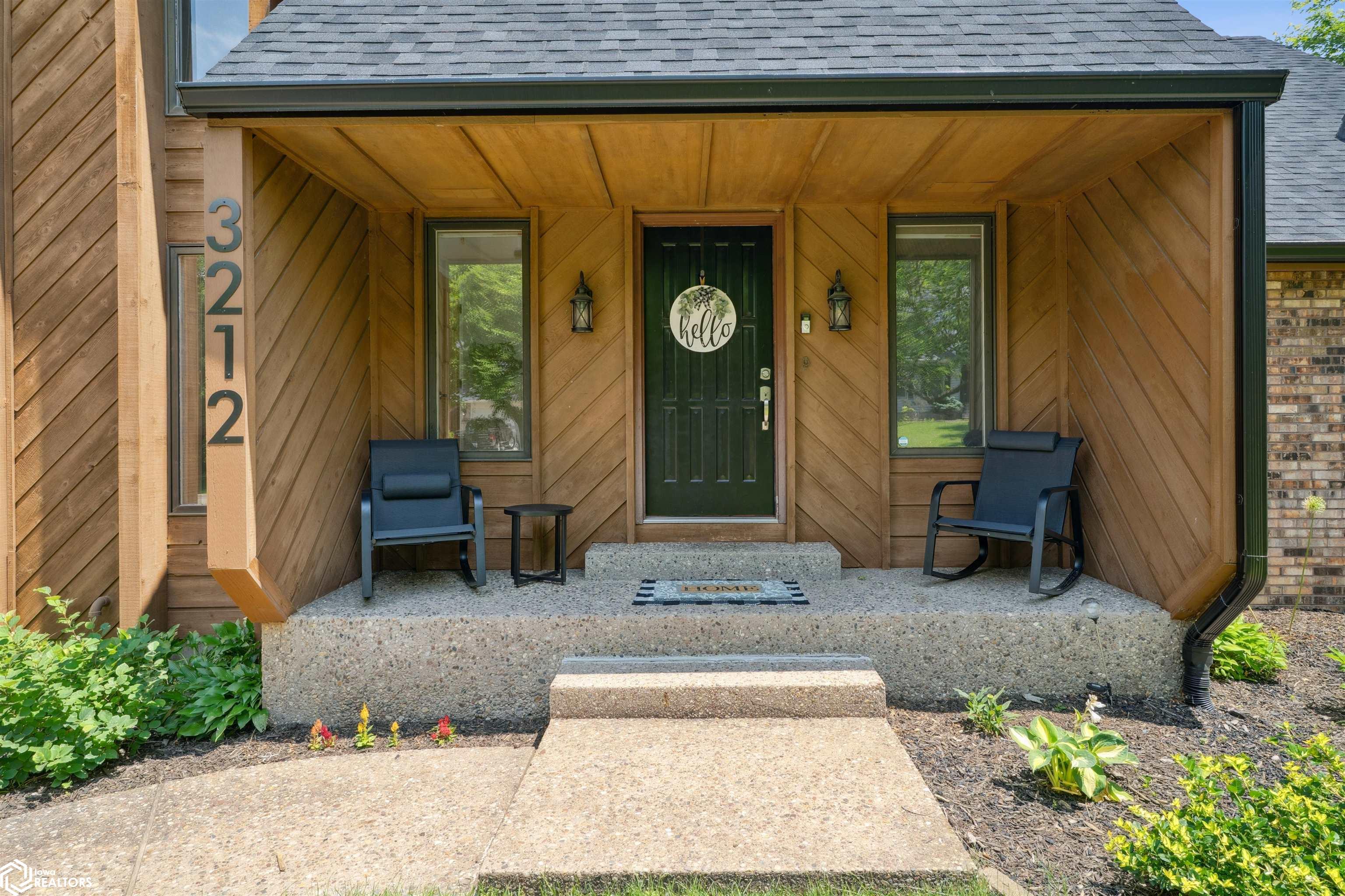 3212 Crystal Drive, Burlington, Iowa image 2
