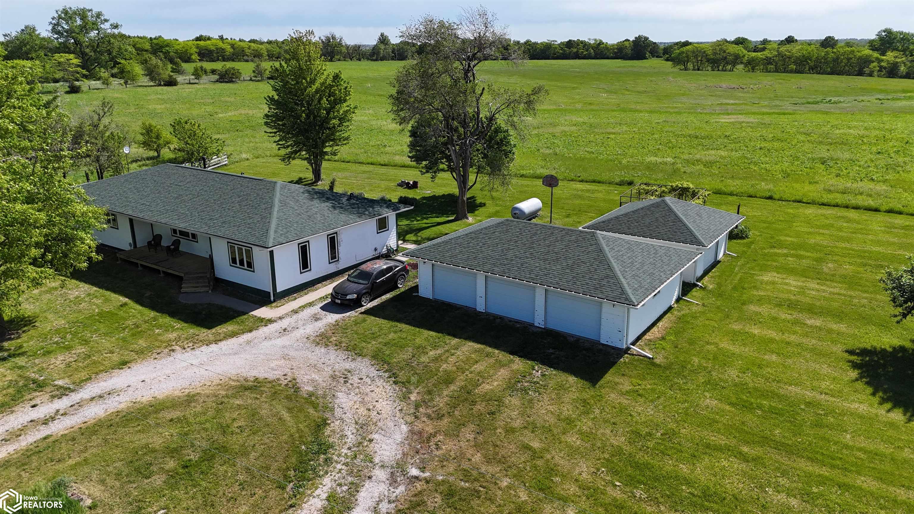 22590 482nd Street, Centerville, Iowa image 1