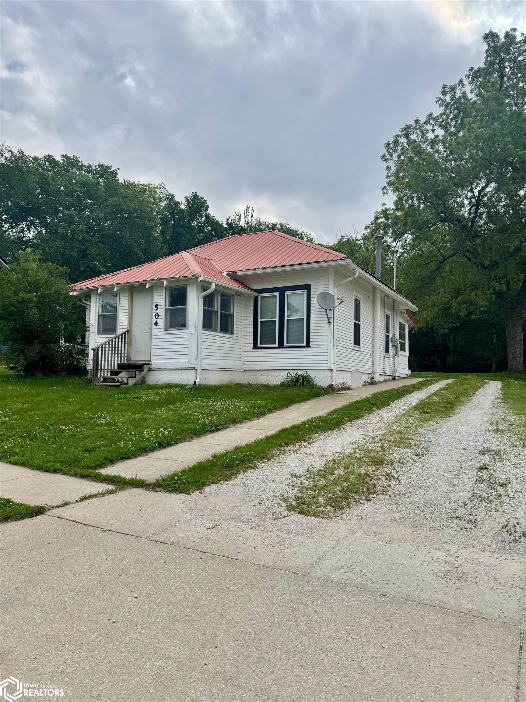 504 S 7th Street, Guthrie Center, Iowa image 3