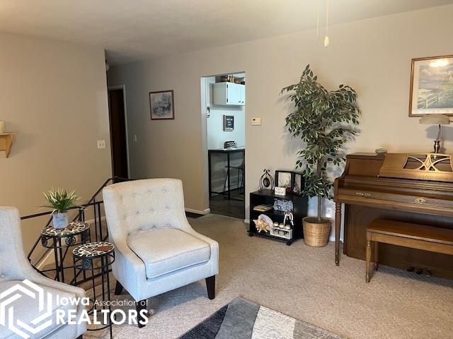 907 N Aldrin Drive, Mount Pleasant, Iowa image 2