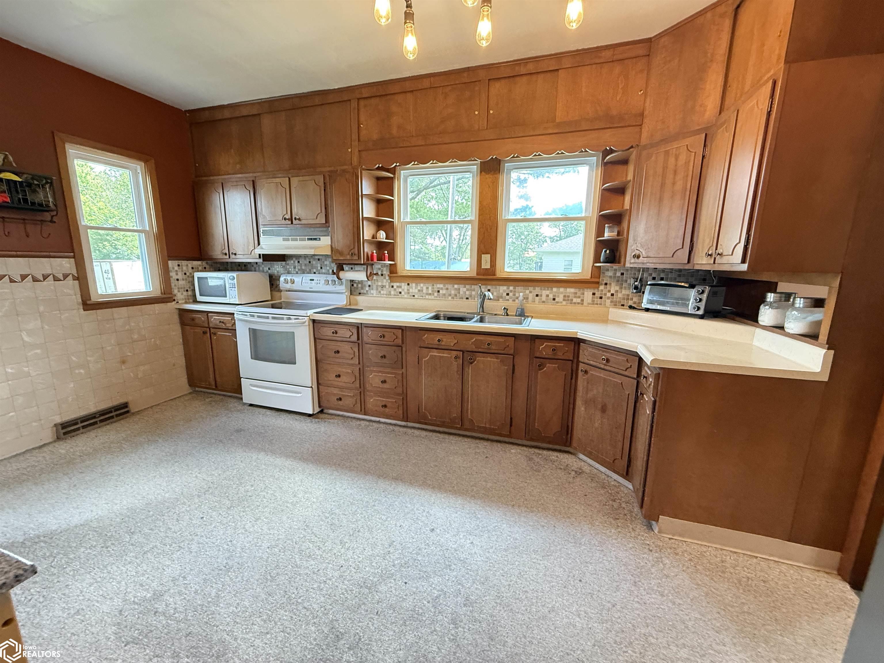 409 Kilbourn Avenue, Wever, Iowa image 32