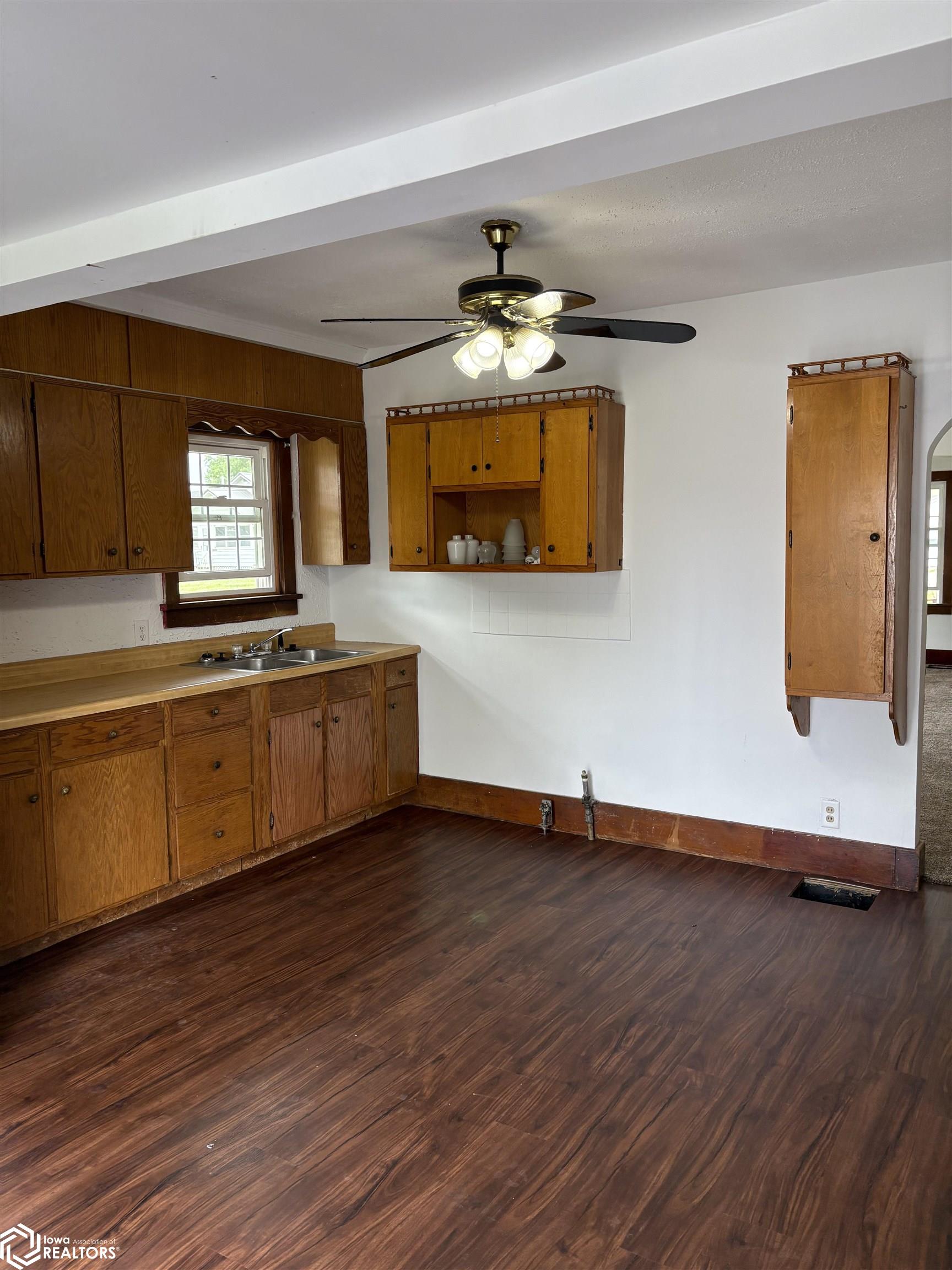 537 Burrhus, Ottumwa, Iowa image 9
