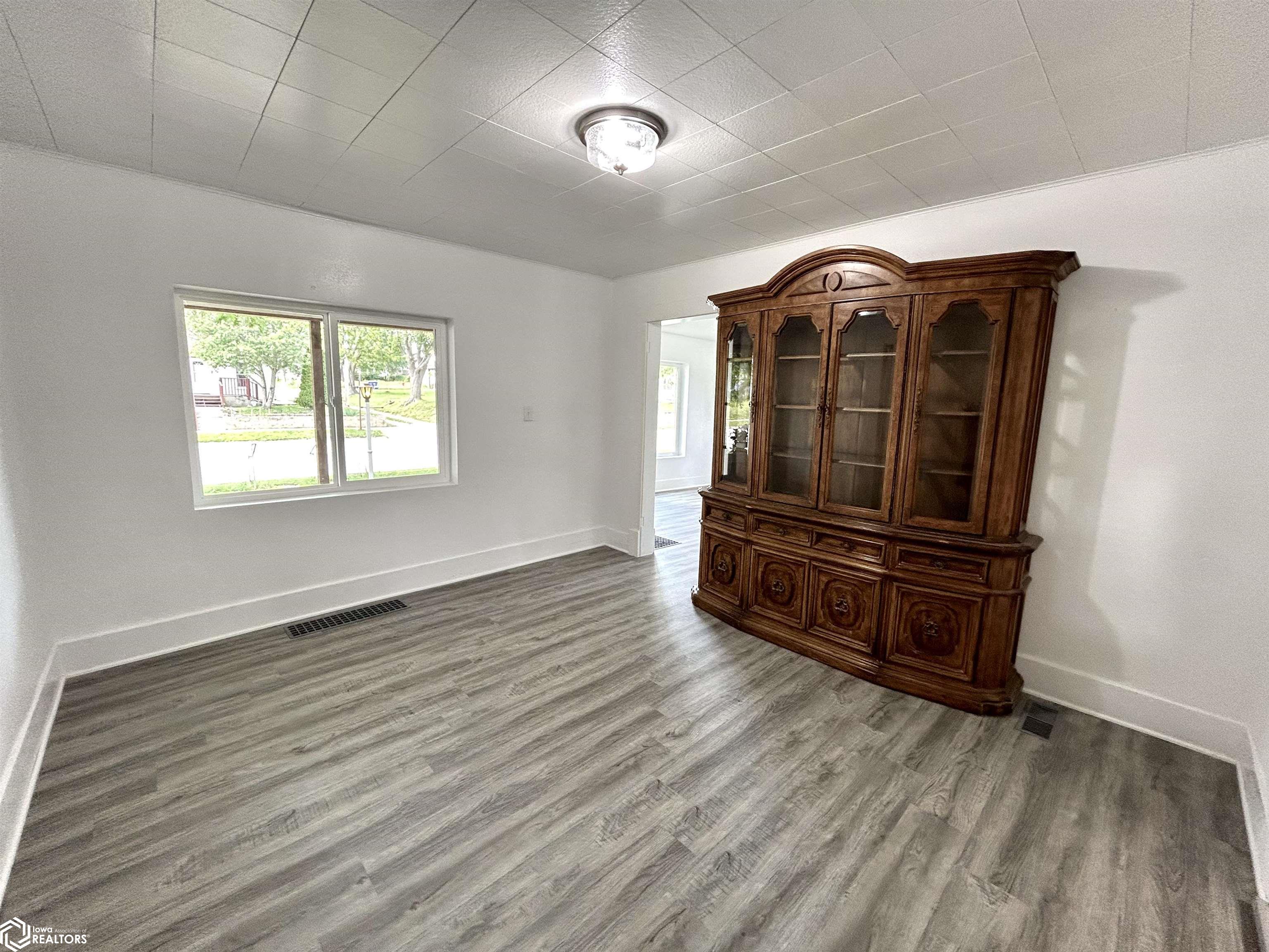 408 S 3rd Street, Marshalltown, Iowa image 6