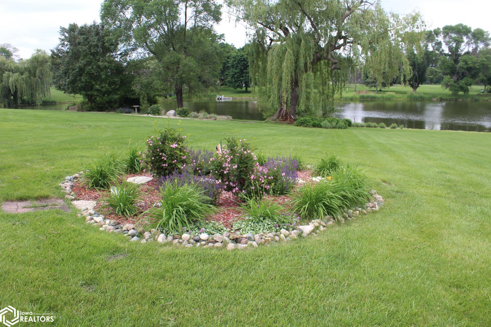 1077 Meadow Lake Drive, Mason City, Iowa image 13