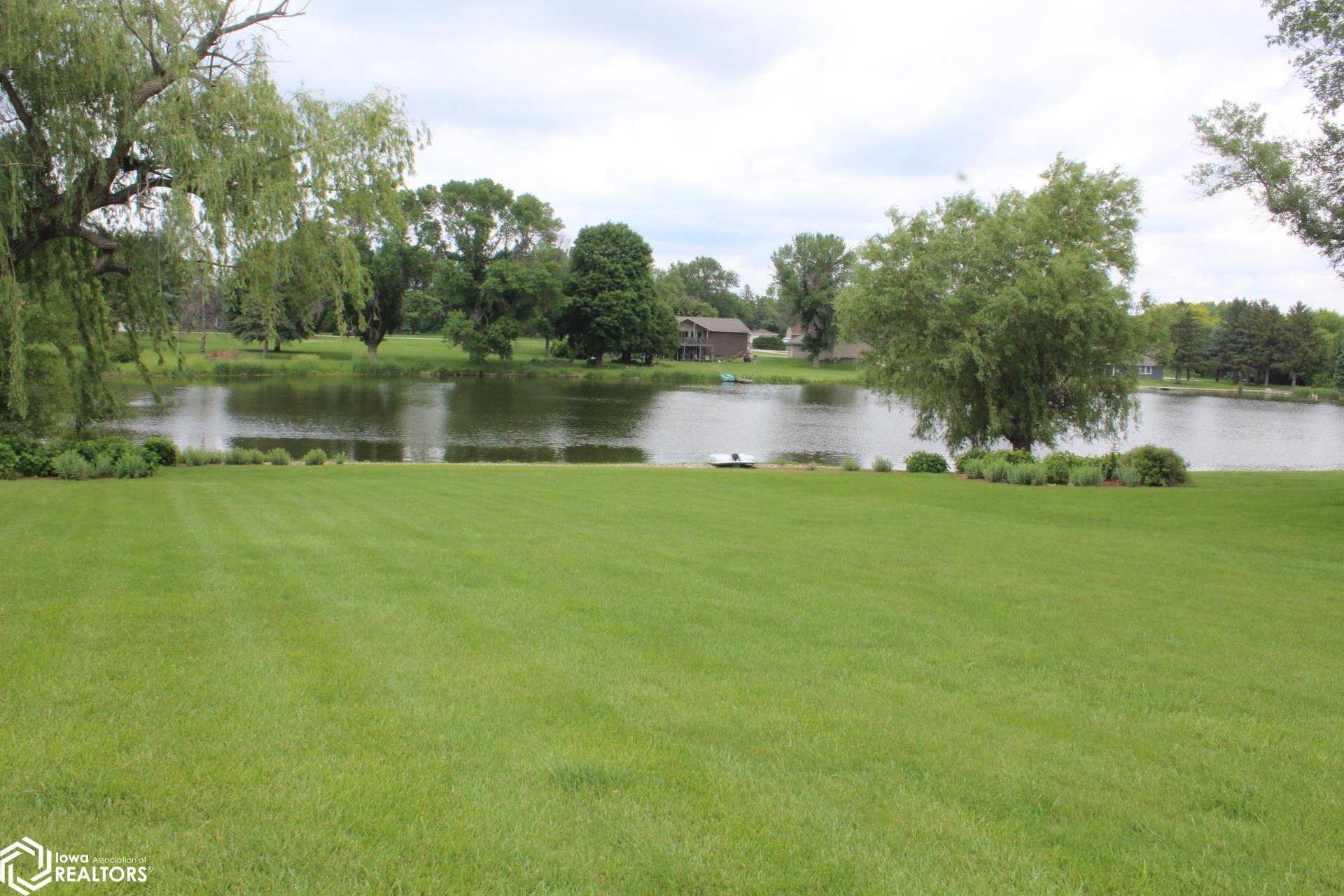1077 Meadow Lake Drive, Mason City, Iowa image 15