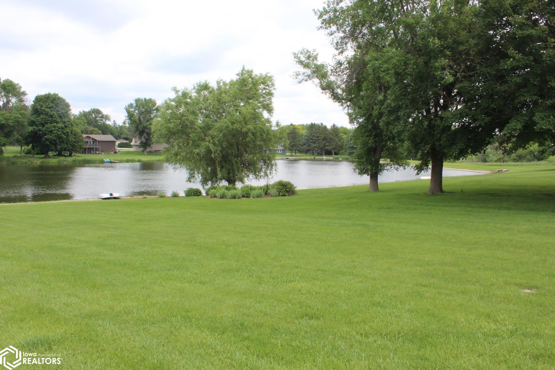 1077 Meadow Lake Drive, Mason City, Iowa image 16