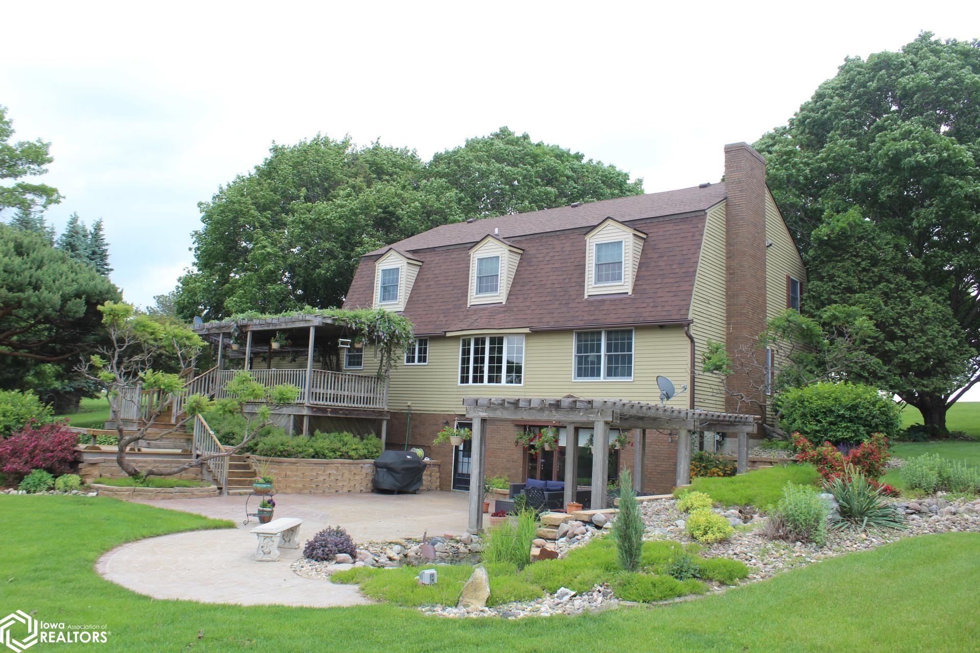 1077 Meadow Lake Drive, Mason City, Iowa image 3