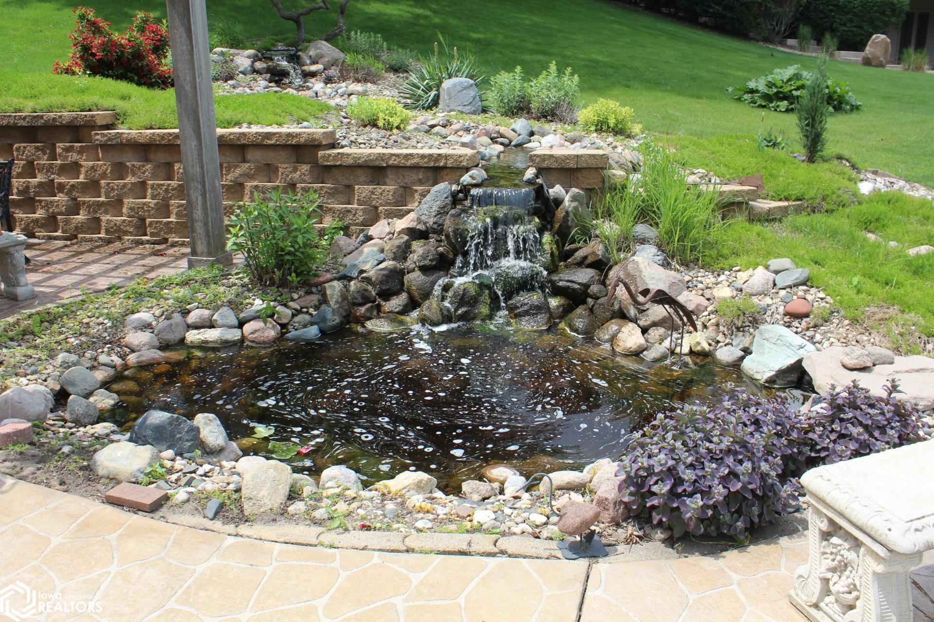 1077 Meadow Lake Drive, Mason City, Iowa image 18