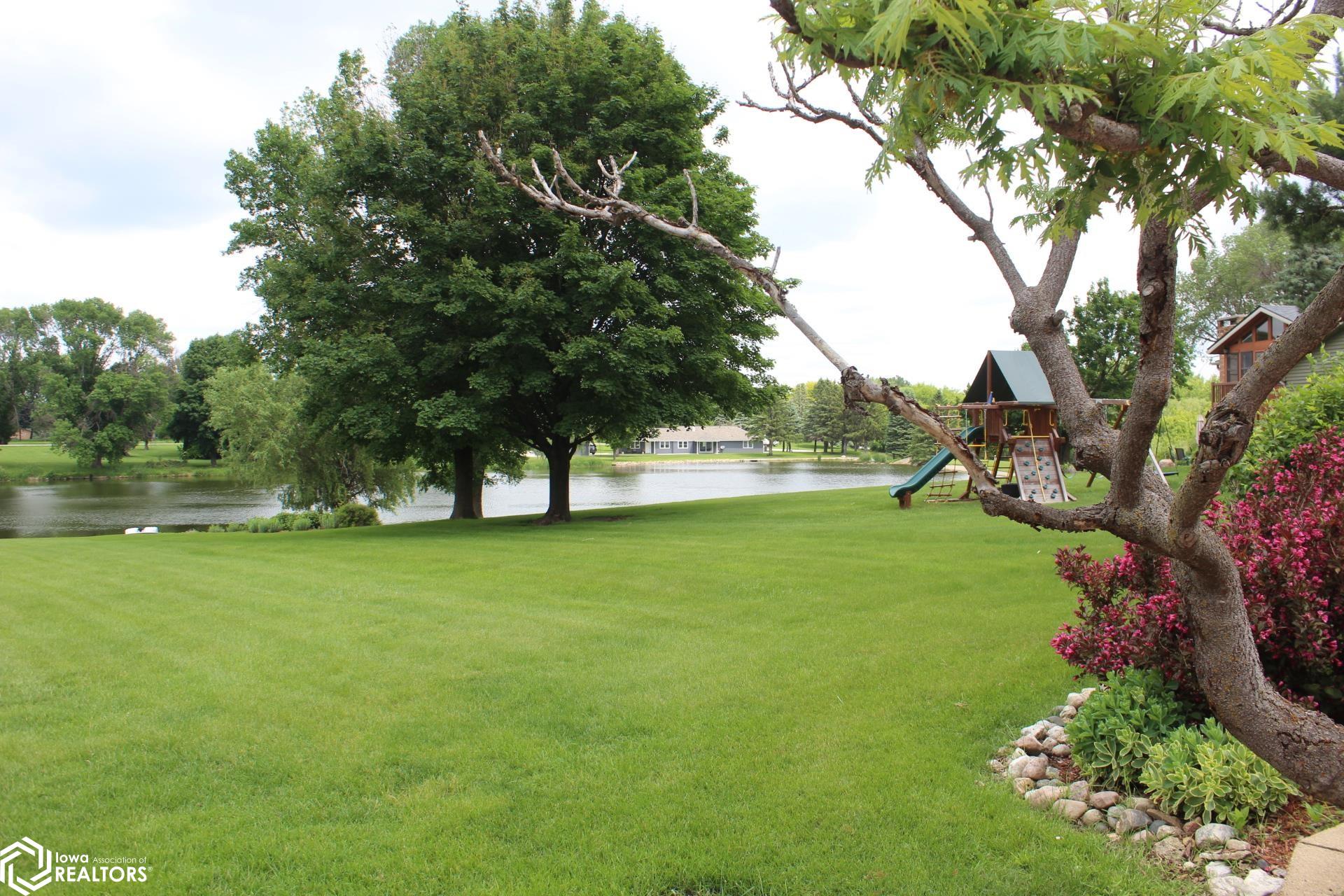 1077 Meadow Lake Drive, Mason City, Iowa image 19