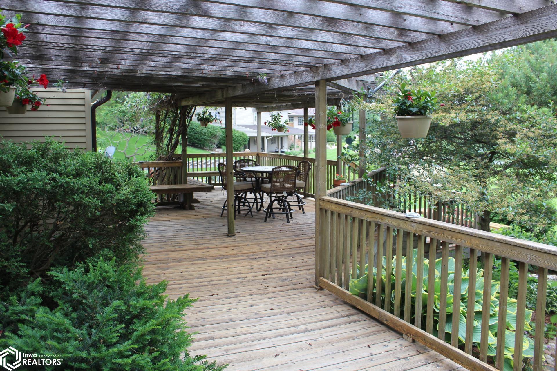 1077 Meadow Lake Drive, Mason City, Iowa image 23