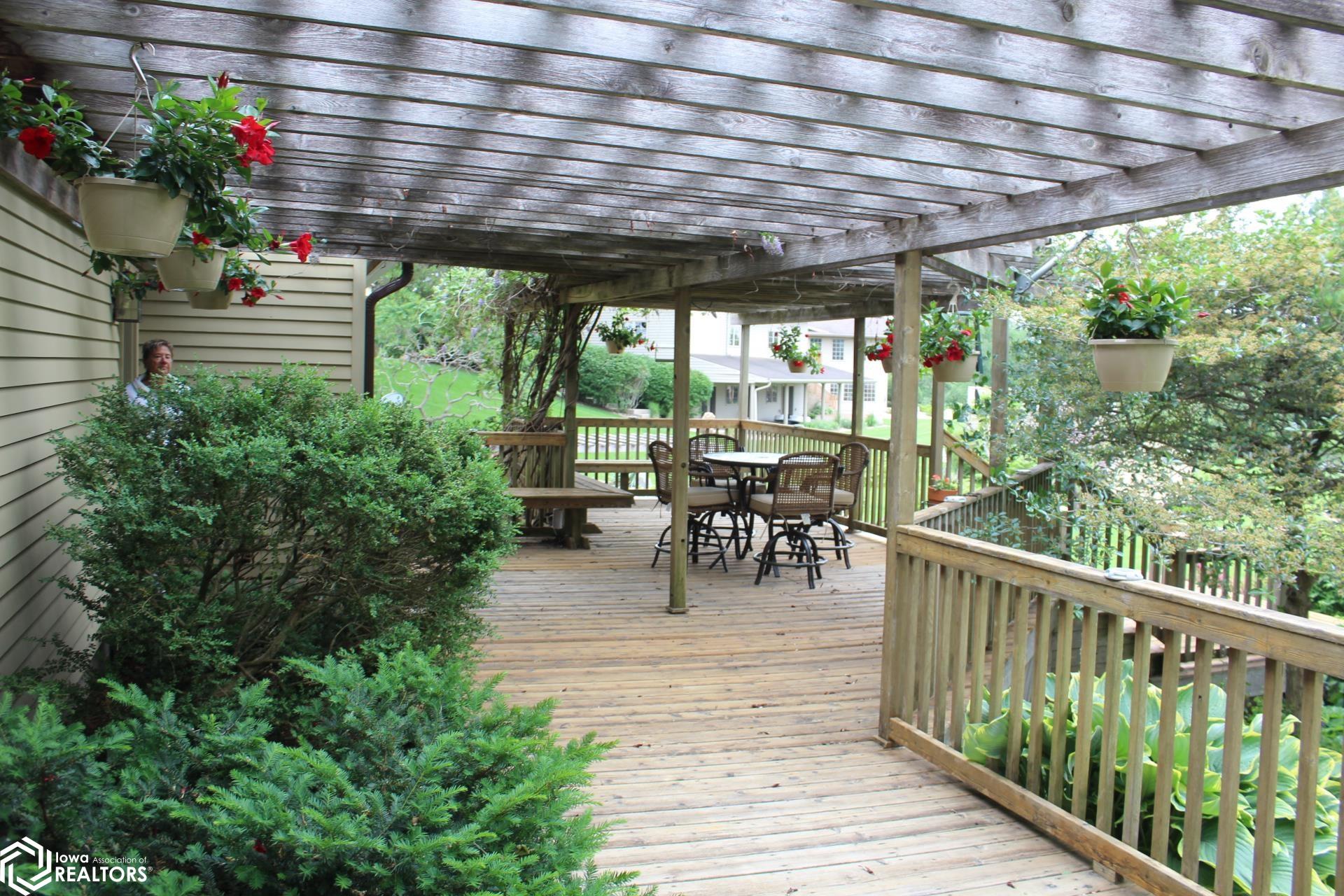 1077 Meadow Lake Drive, Mason City, Iowa image 24