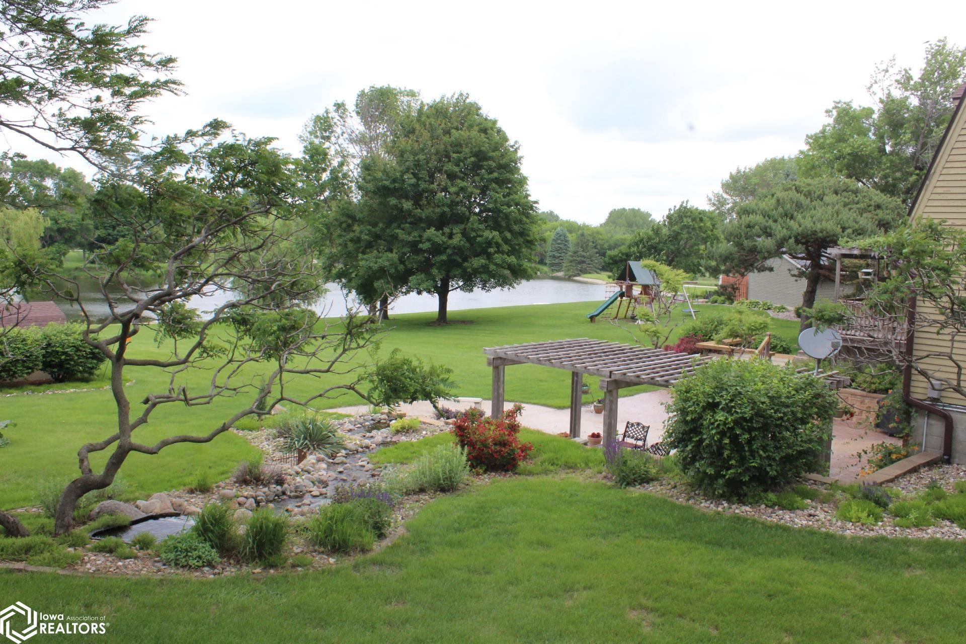 1077 Meadow Lake Drive, Mason City, Iowa image 8