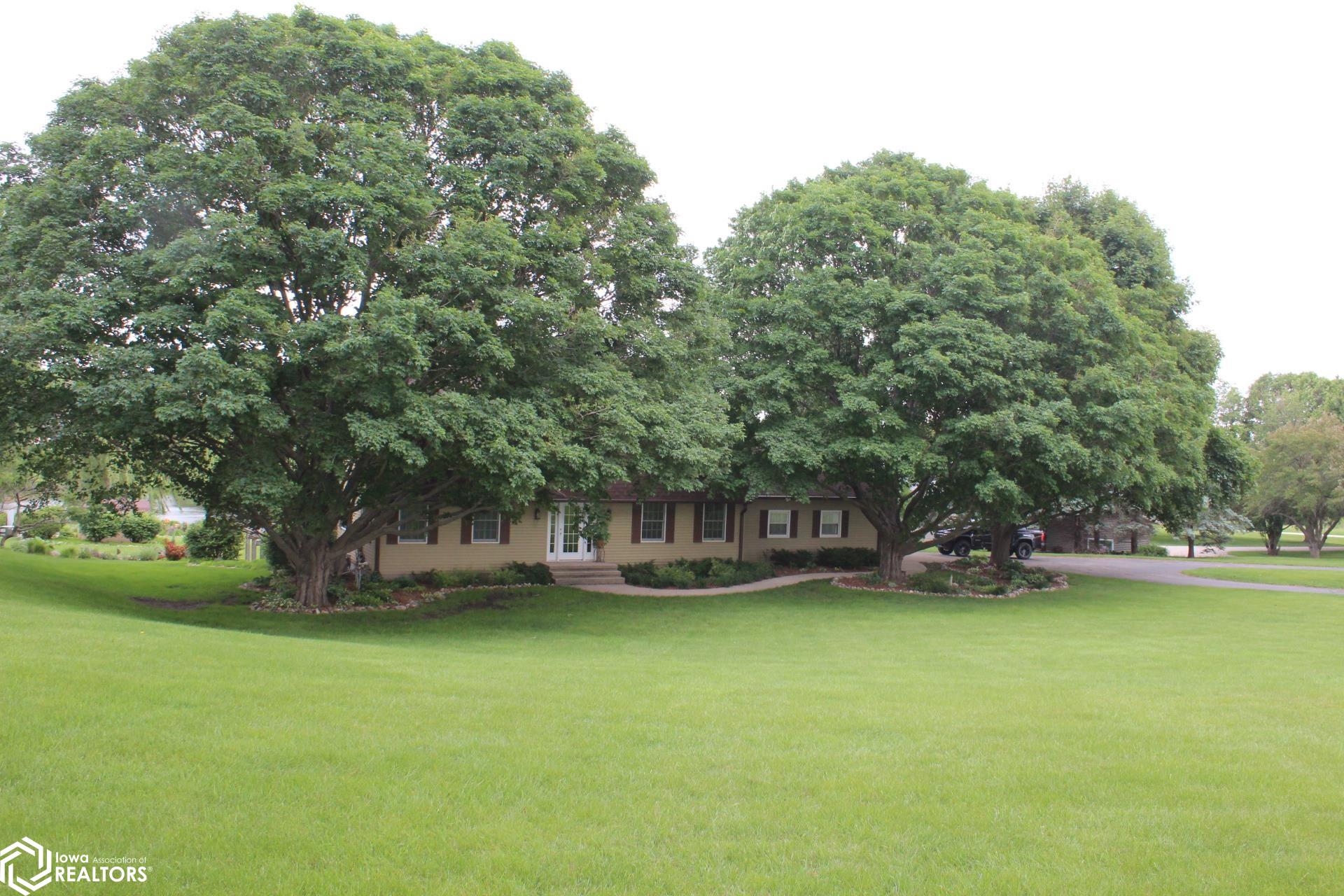 1077 Meadow Lake Drive, Mason City, Iowa image 10