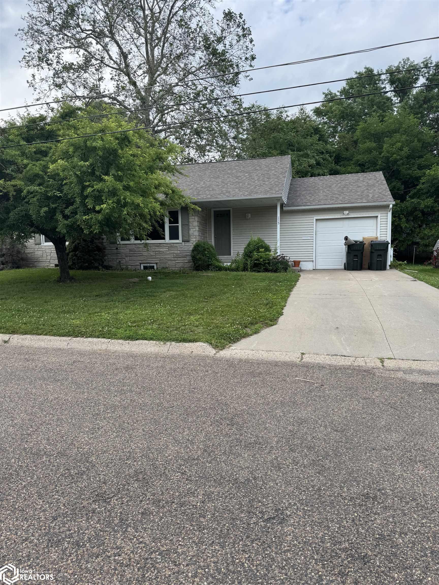 115 O Avenue, Oskaloosa, Iowa image 1