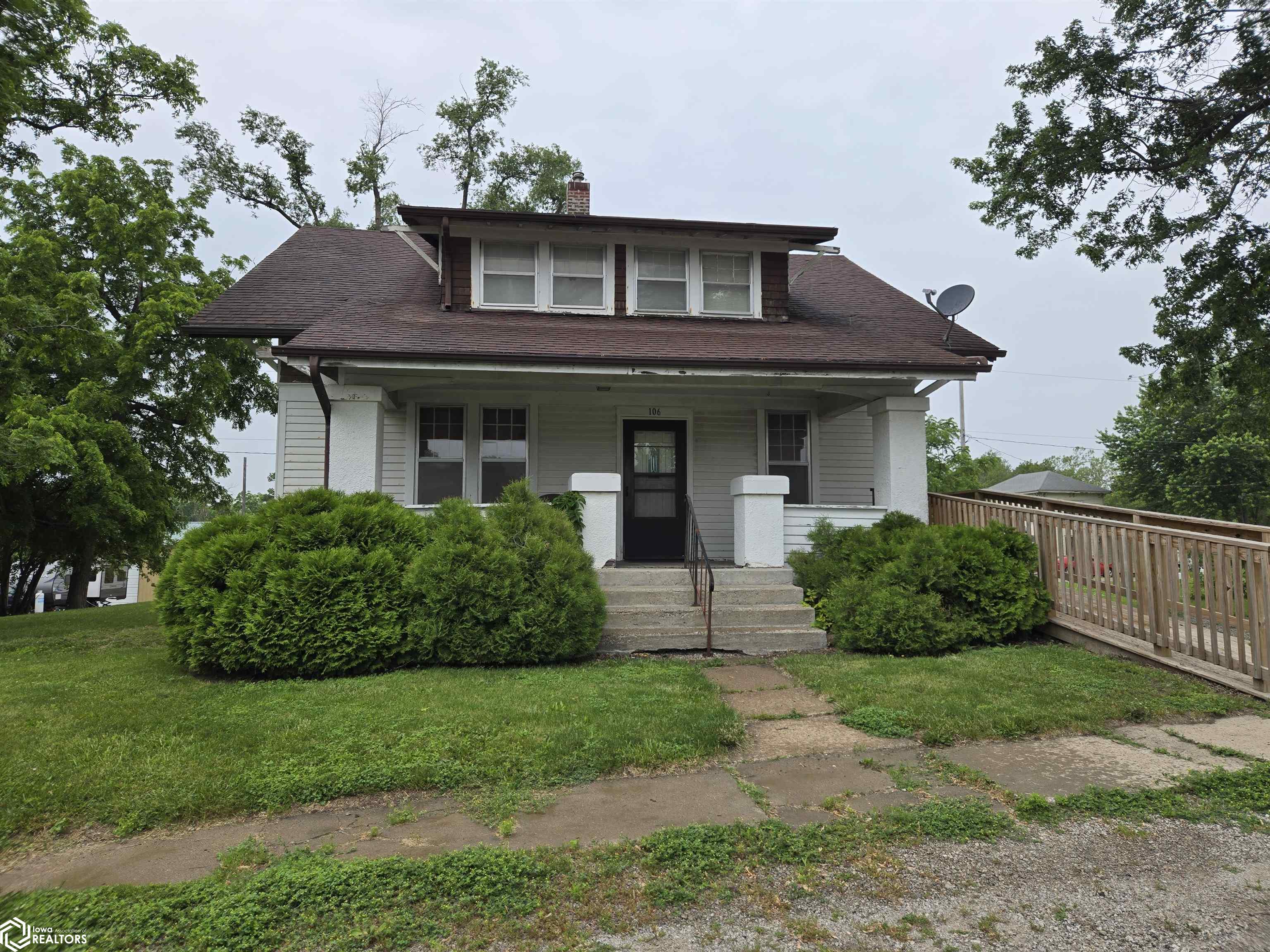 106 S John Street, Moravia, Iowa image 2
