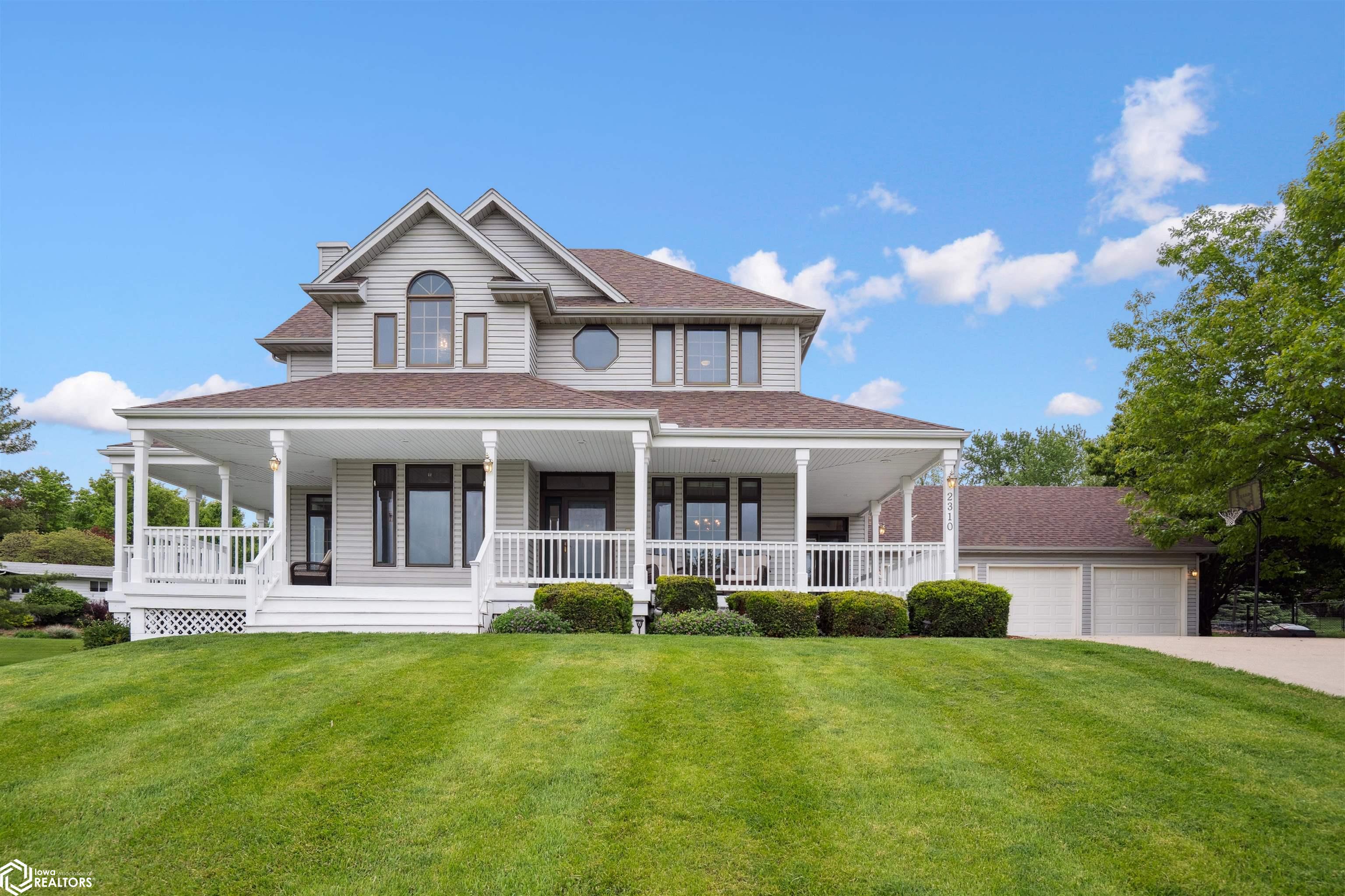 2310 Knollway Drive, Marshalltown, Iowa image 1