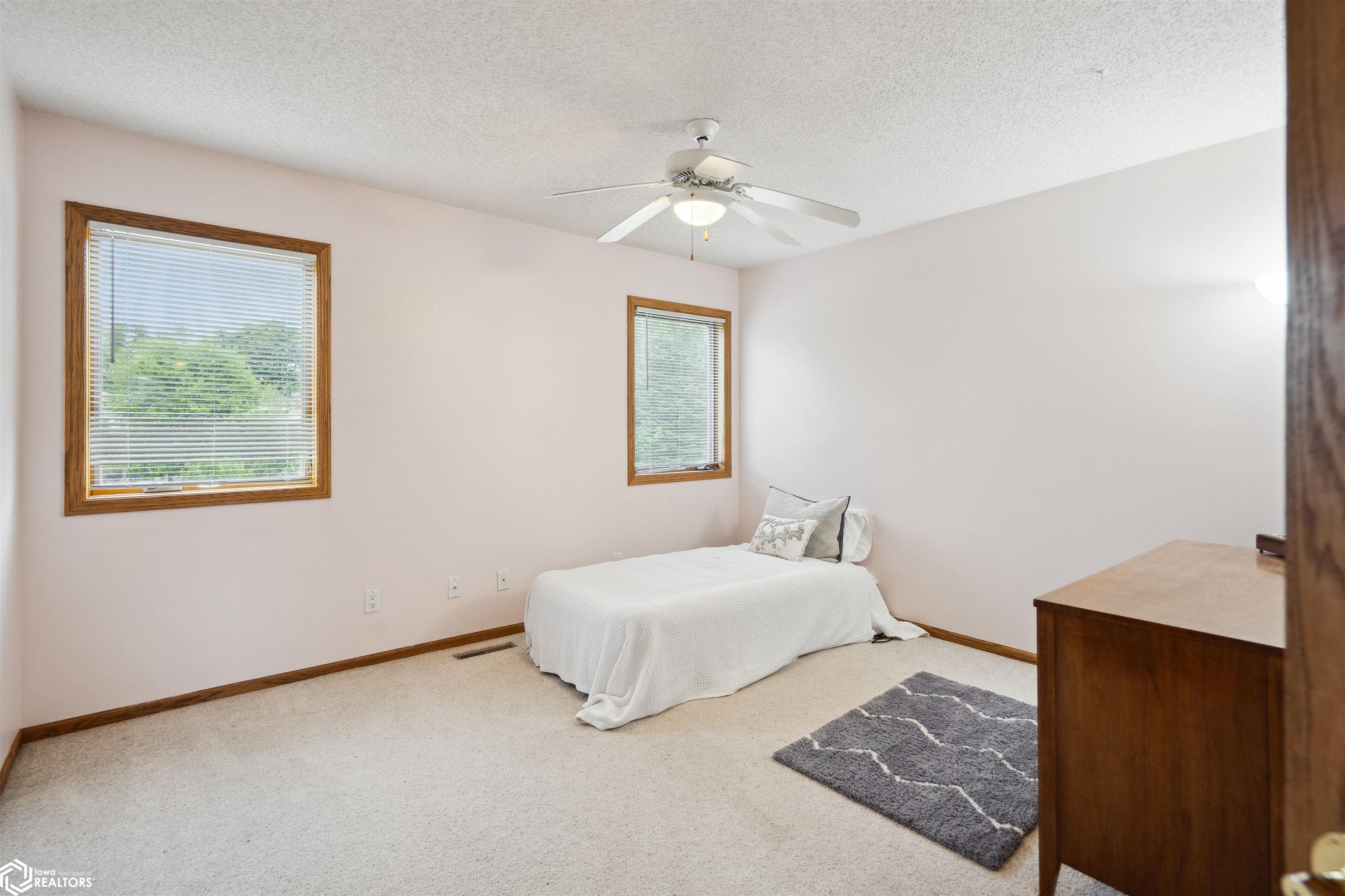2310 Knollway Drive, Marshalltown, Iowa image 29