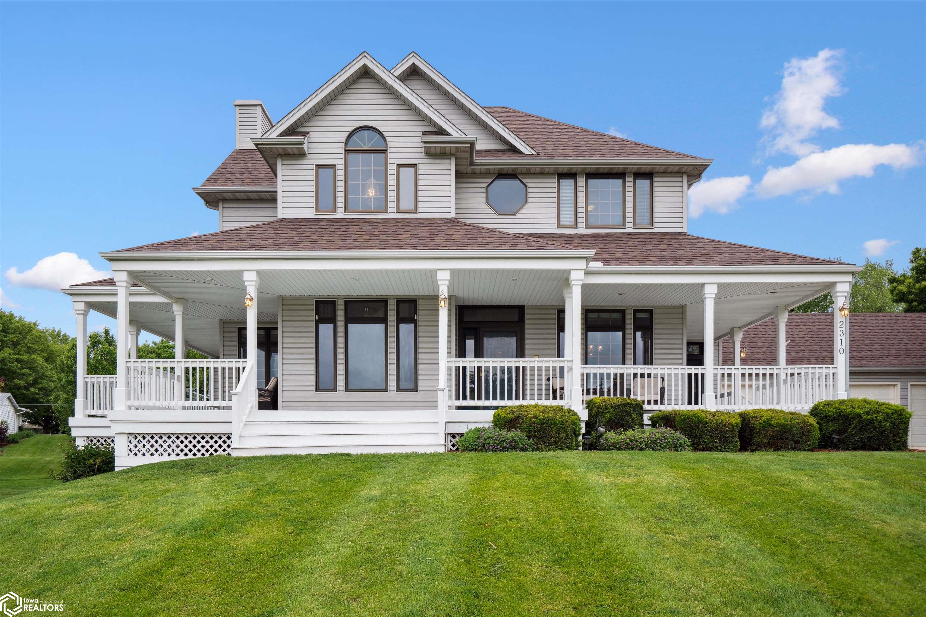 2310 Knollway Drive, Marshalltown, Iowa image 4