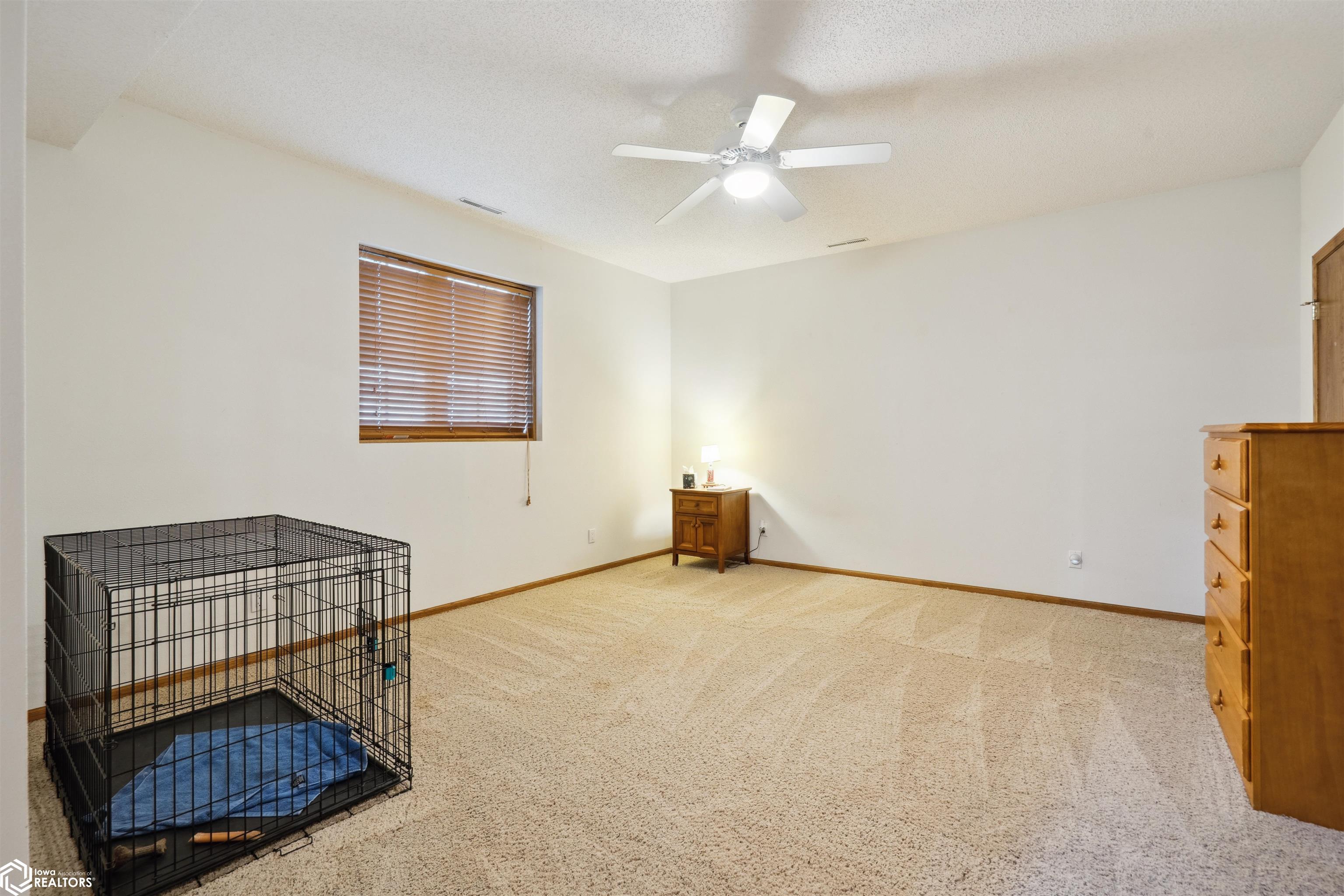 2310 Knollway Drive, Marshalltown, Iowa image 35
