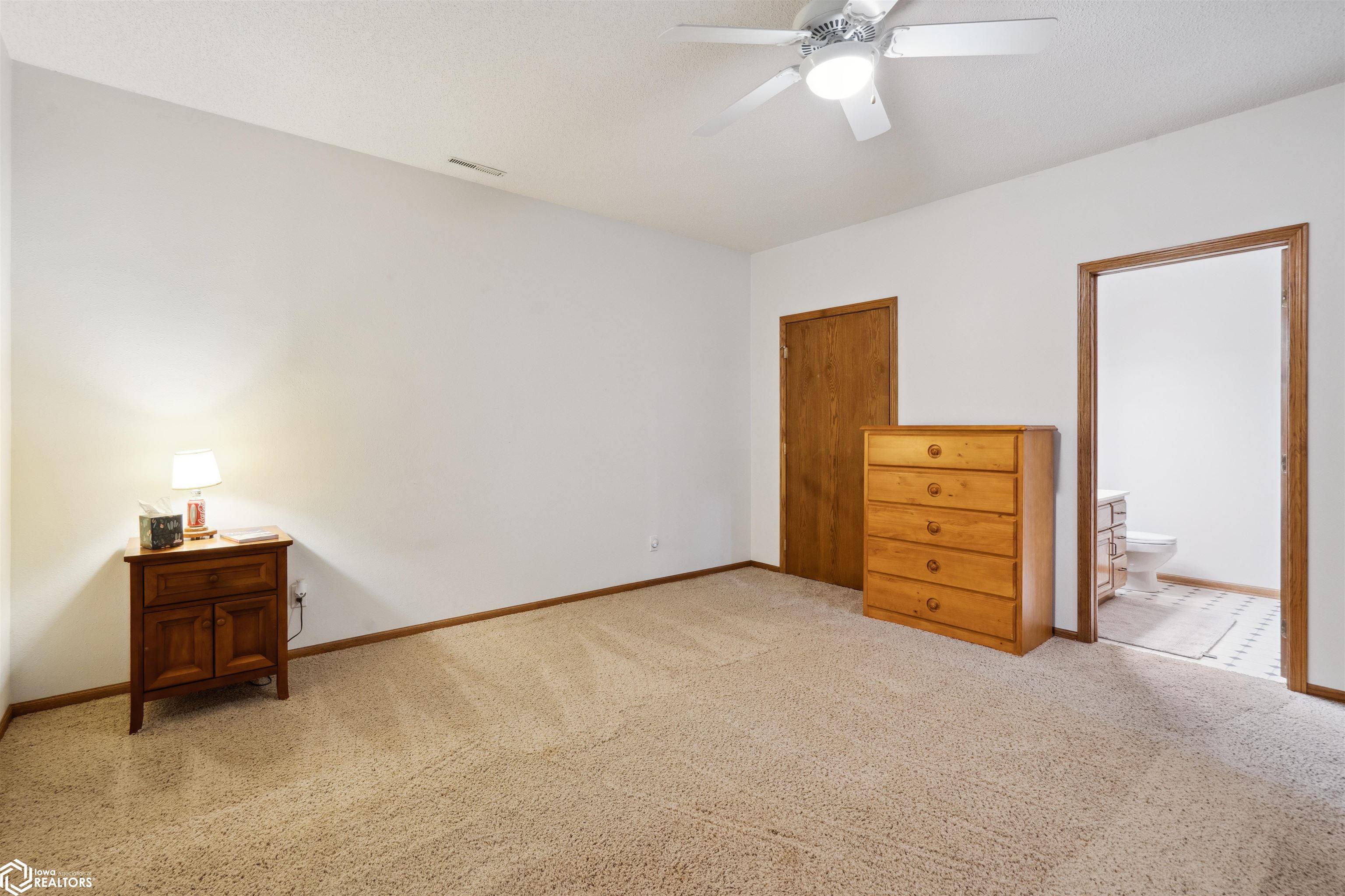 2310 Knollway Drive, Marshalltown, Iowa image 36